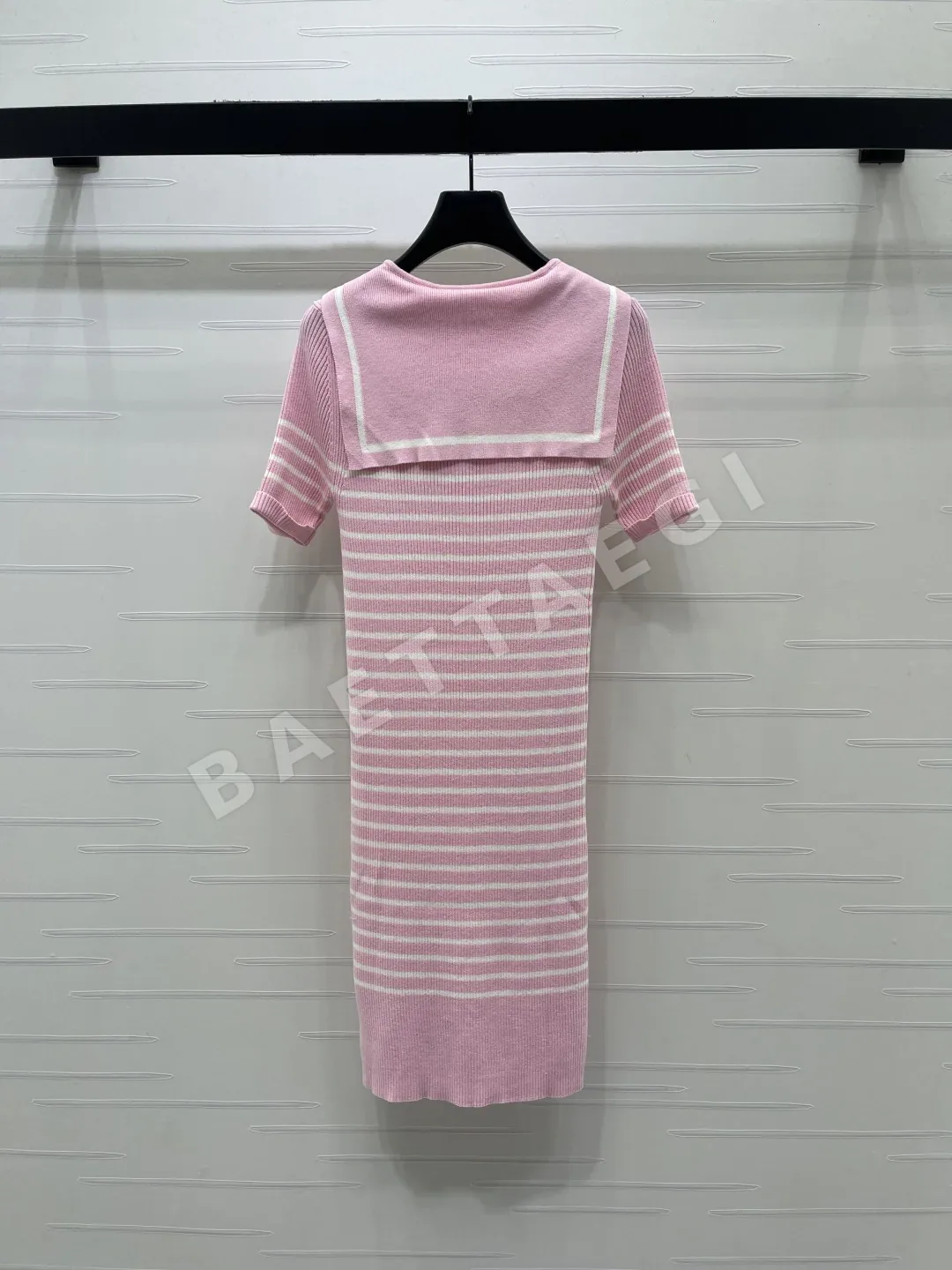 디올 숄 카라 스트라이프 니트 반소매 원피스 상세 이미지 8