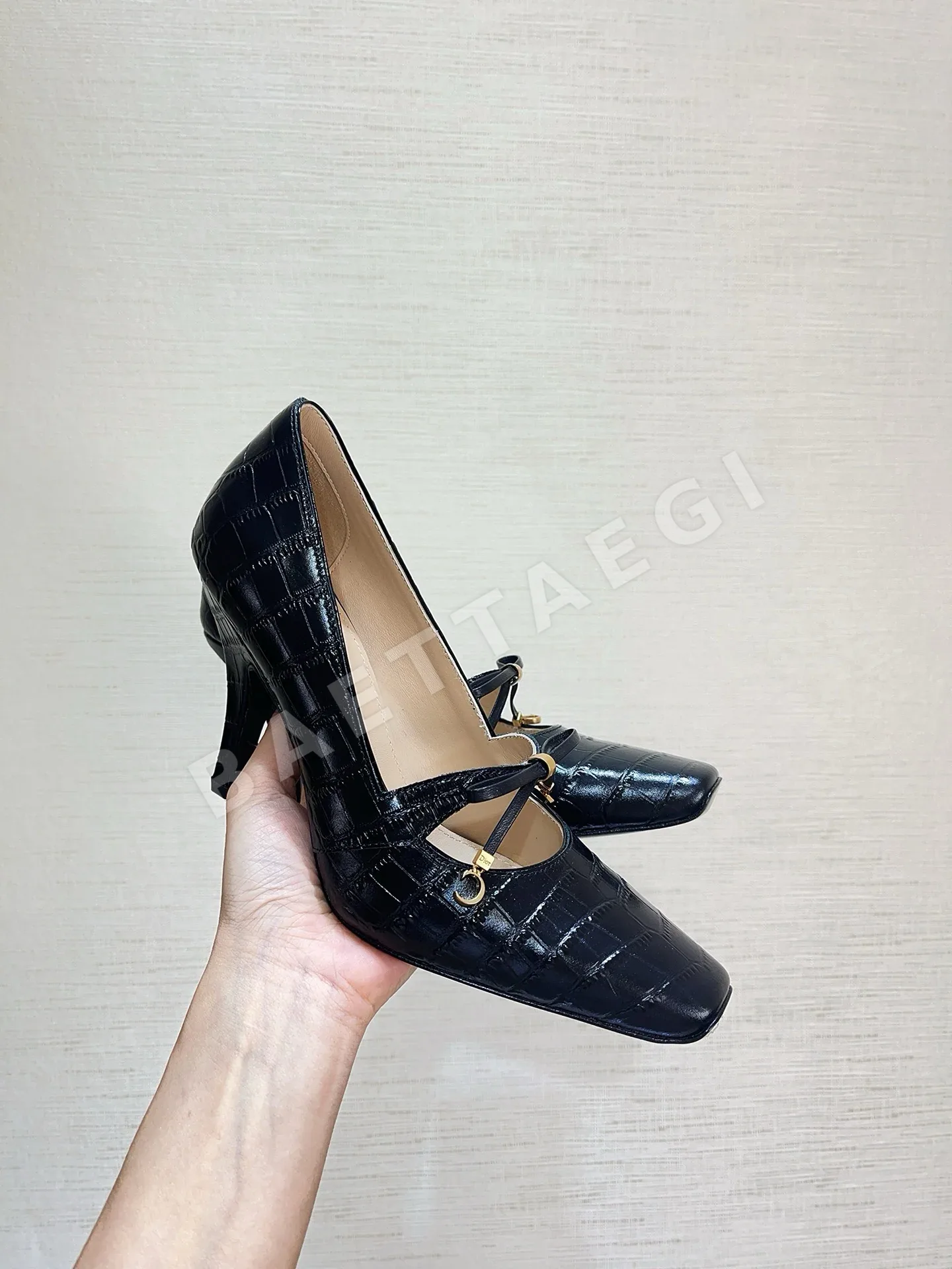 디올 스퀘어 토 크로커다일 엠보 하이힐 상세 이미지 3