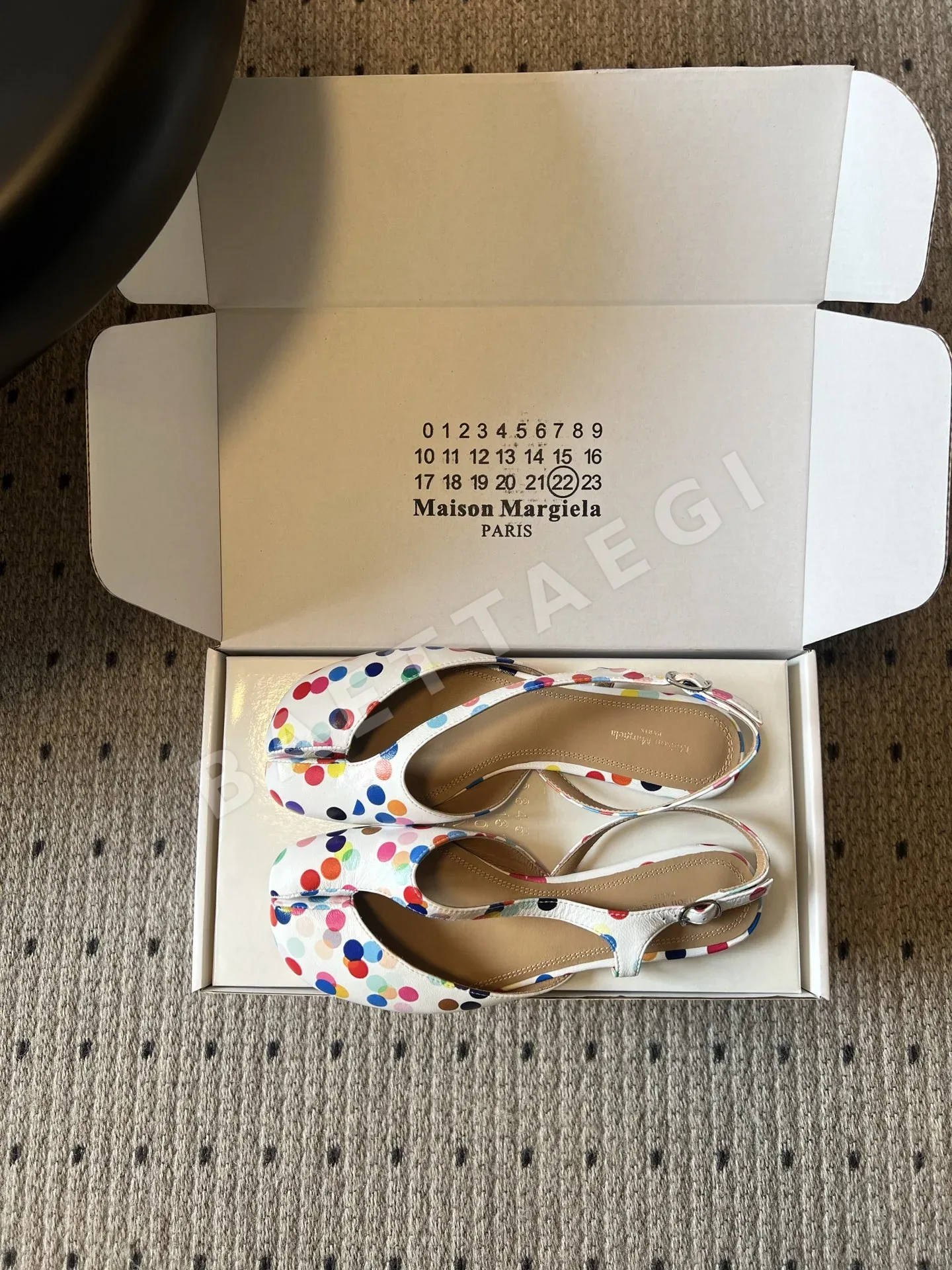 마르지엘라 폴카 도트 스플릿 토 신발 상세 이미지 6