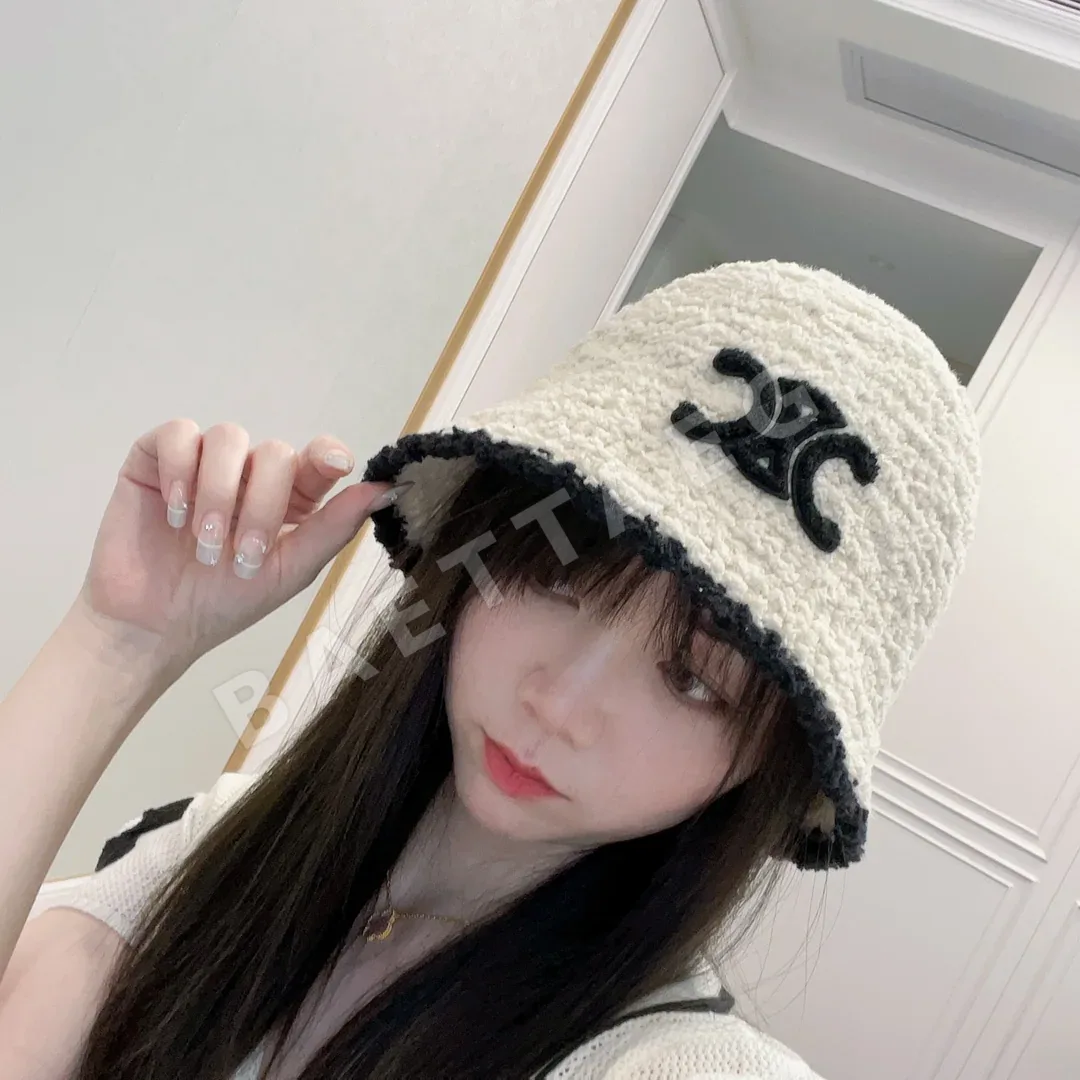 셀린느 램울 버킷햇 모자 84242