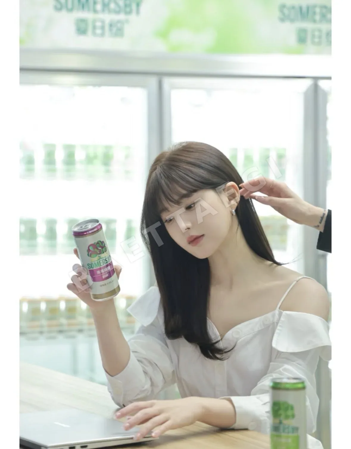 알렉산더왕 스트랩리스 오프숄더 크롭 셔츠 97729