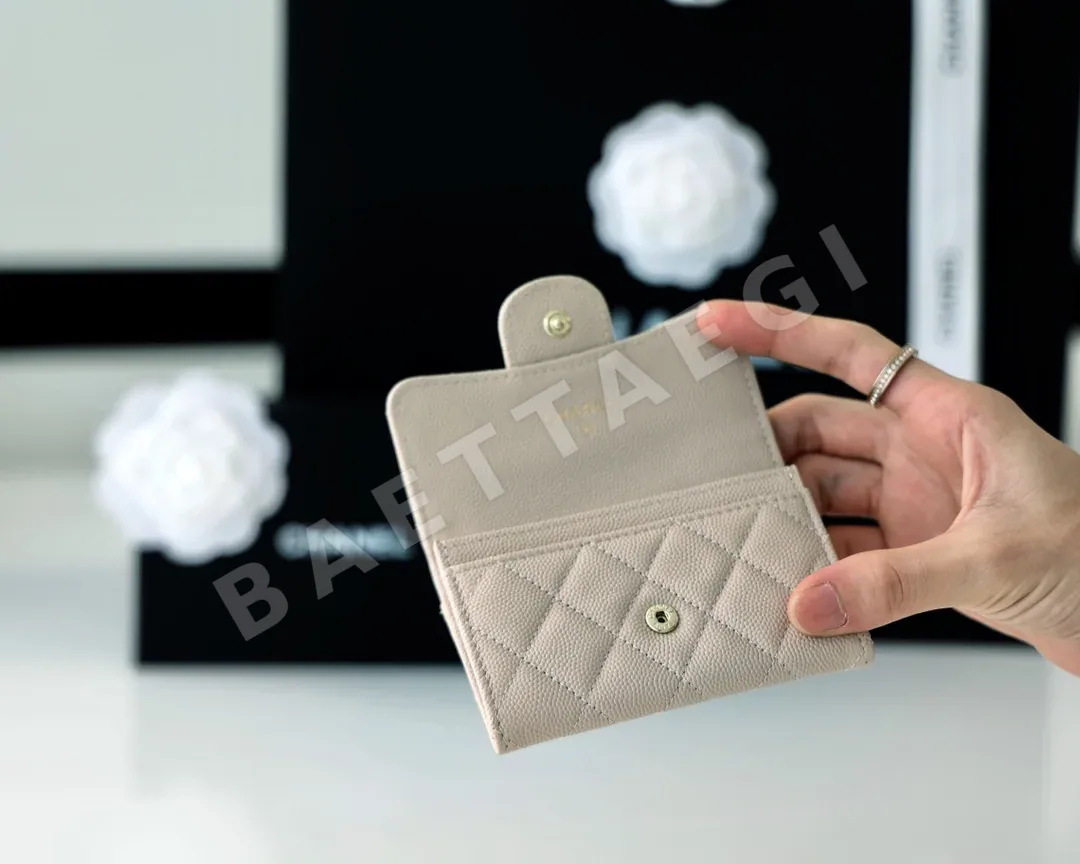 샤넬 클래식 가죽 지갑 상세 이미지 3