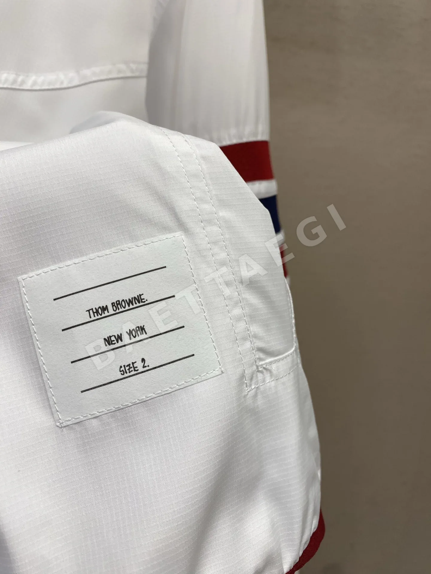 톰브라운 고밀도 체크 메시 4바 스트라이프 남성 자켓 상세 이미지 9