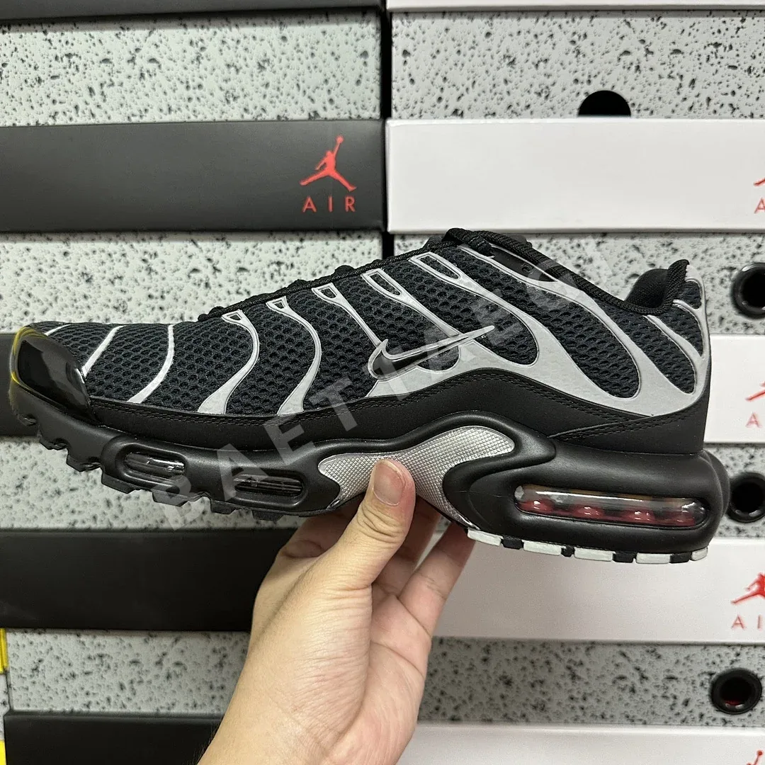 나이키 [DF] 에어 맥스 플러스 프리미엄 HQ3029-001 201069 Nike Air Max Plus Premium Black 상세 이미지 10
