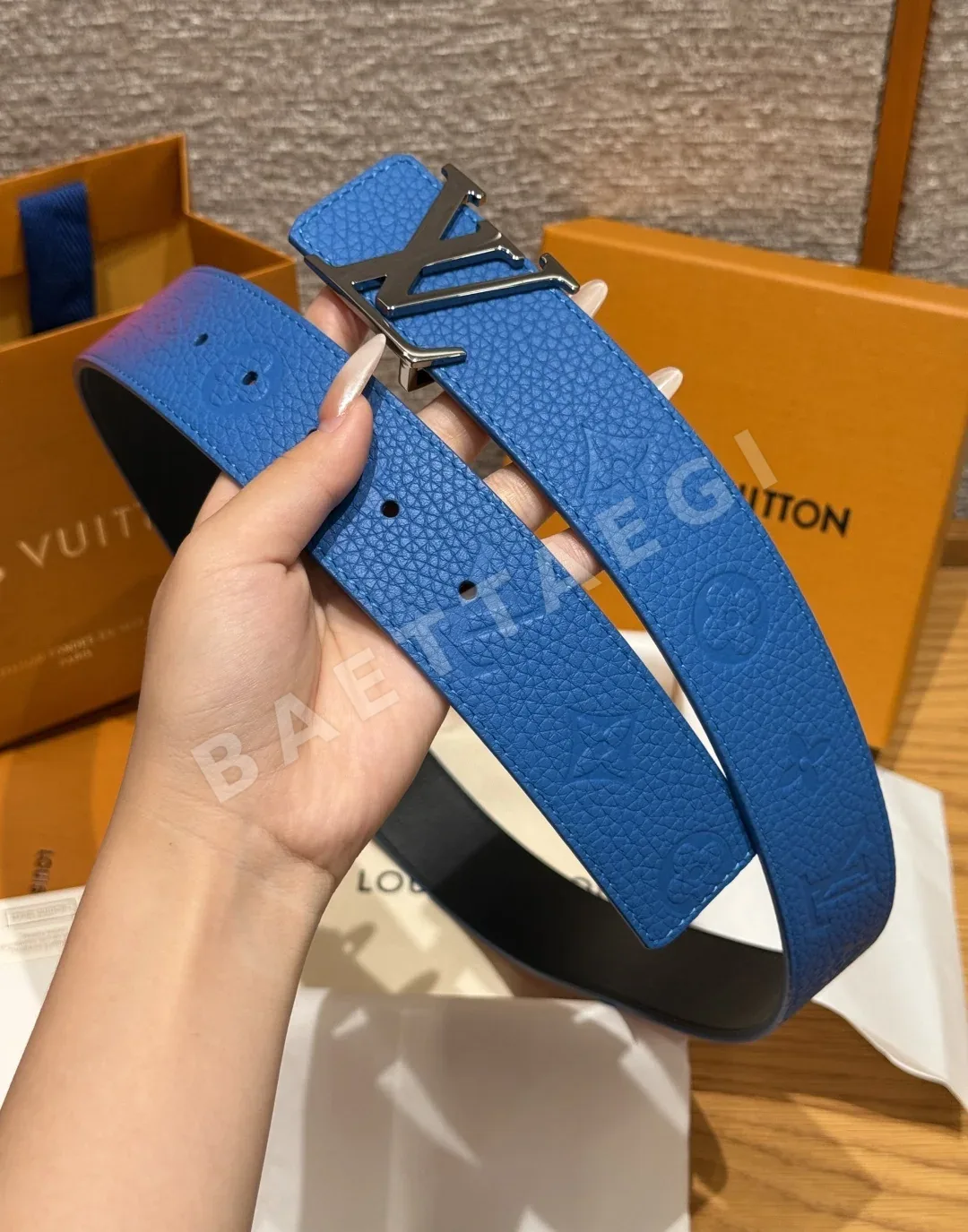 루이비통 이니셜 리버시블 40mm 벨트 상세 이미지 6
