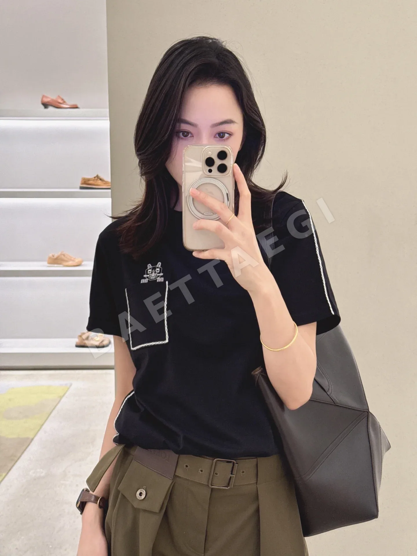 루이비통 여성 코튼 자수 오버핏 반팔 티셔츠 5873