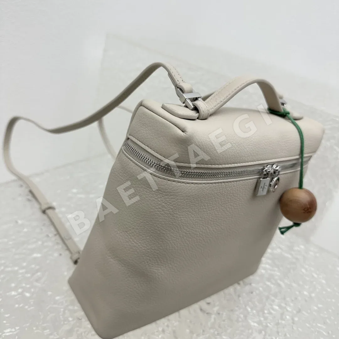 로로피아나 라이트스톤그레이 소가죽 백팩 상세 이미지 7