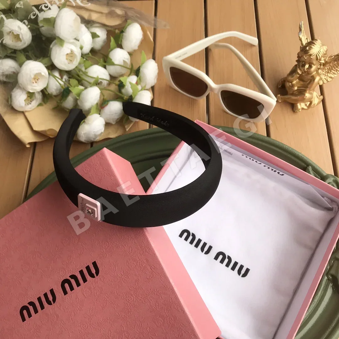 미우미우 금속 장식 헤어밴드 1316880