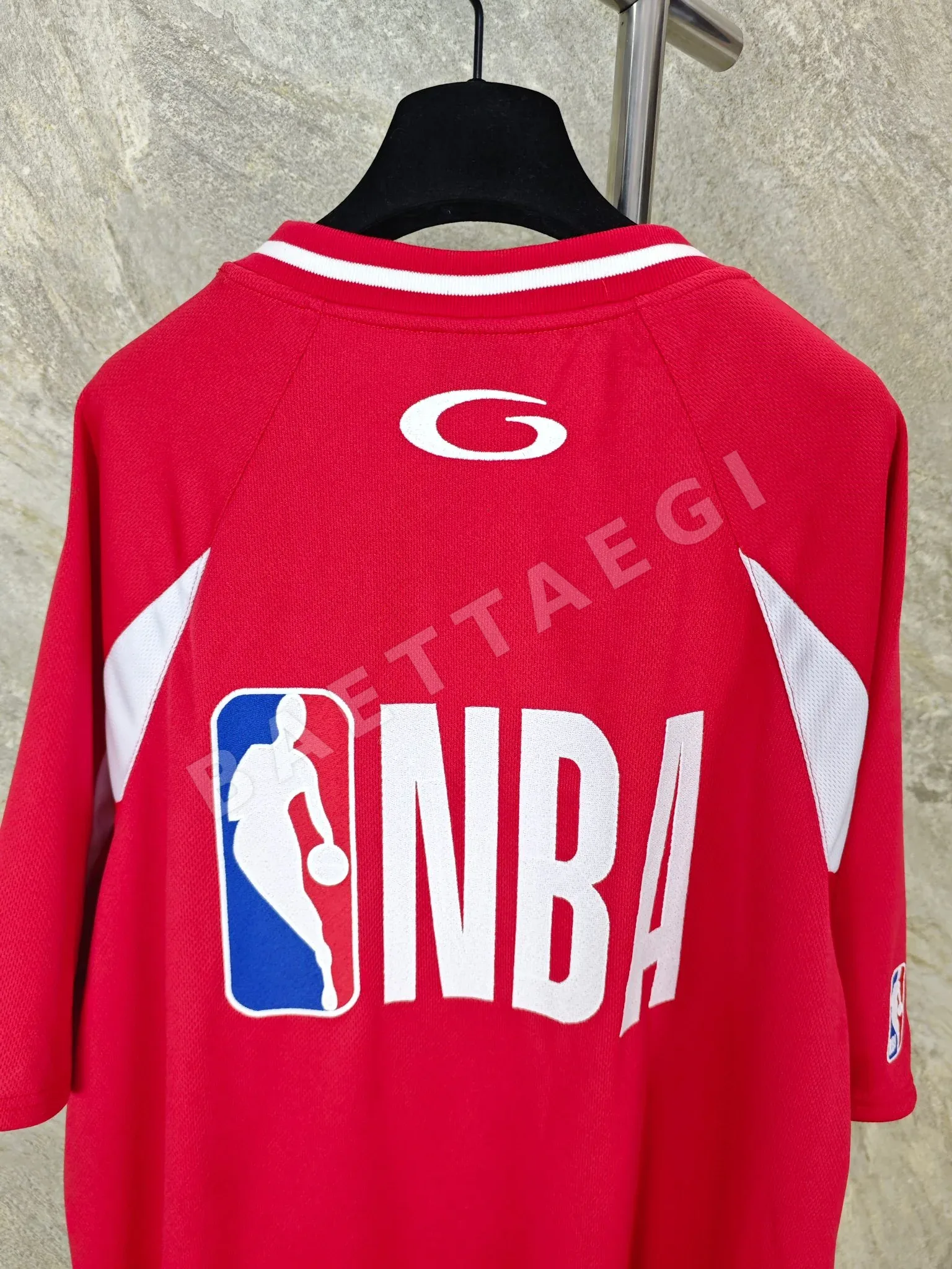 발렌시아가 NBA 콜라보 자수 메시 반팔 티셔츠 상세 이미지 6