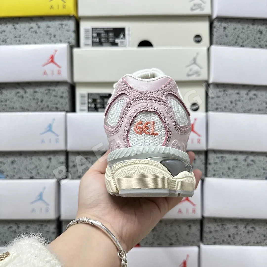아식스 [WZ] 젤 NYC 1203A383-106 200390 Asics Gel-NYC Cream Rose Water 상세 이미지 2