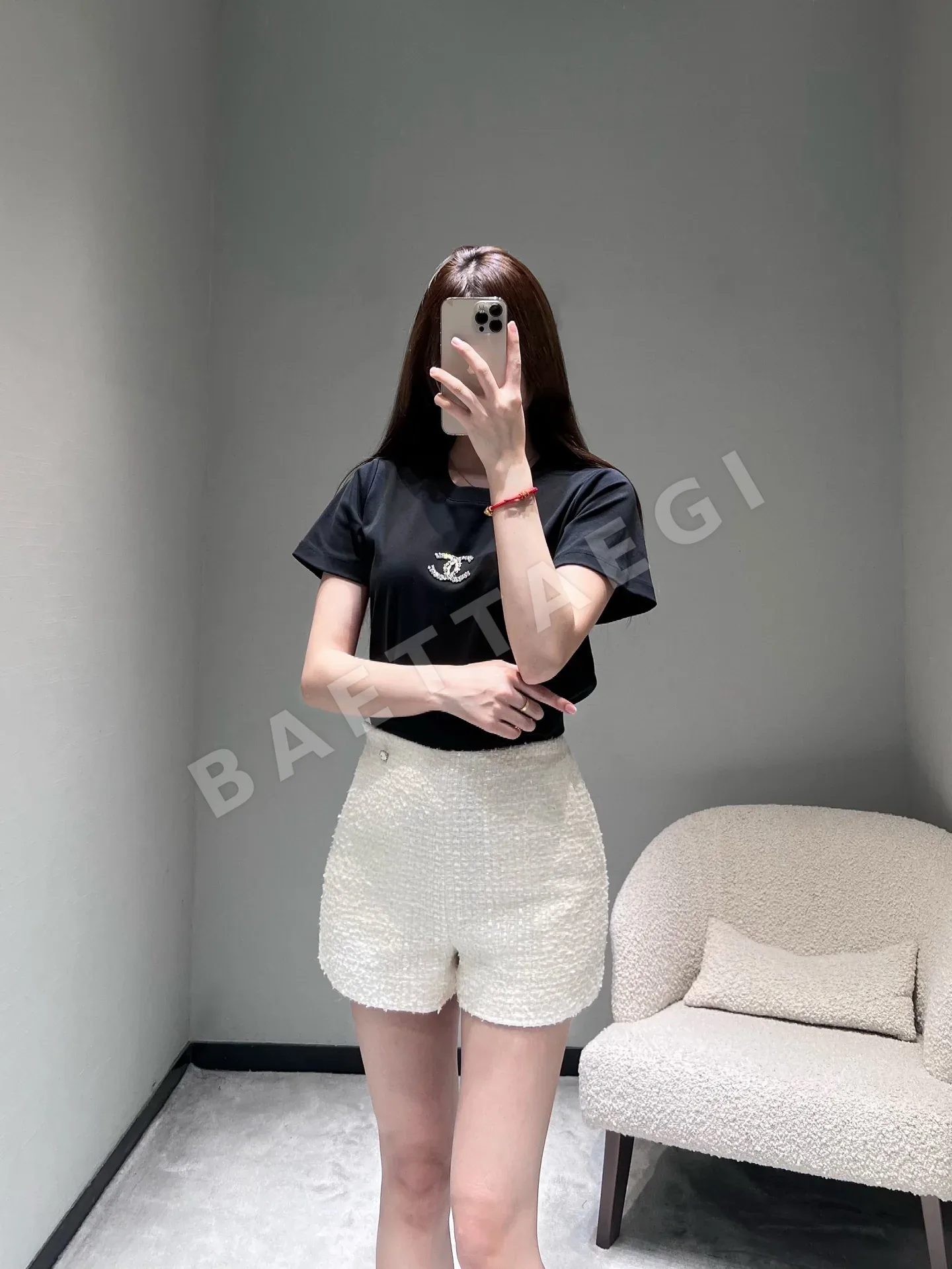 샤넬 CC 비즈 장식 크루넥 반팔 티셔츠 상세 이미지 3