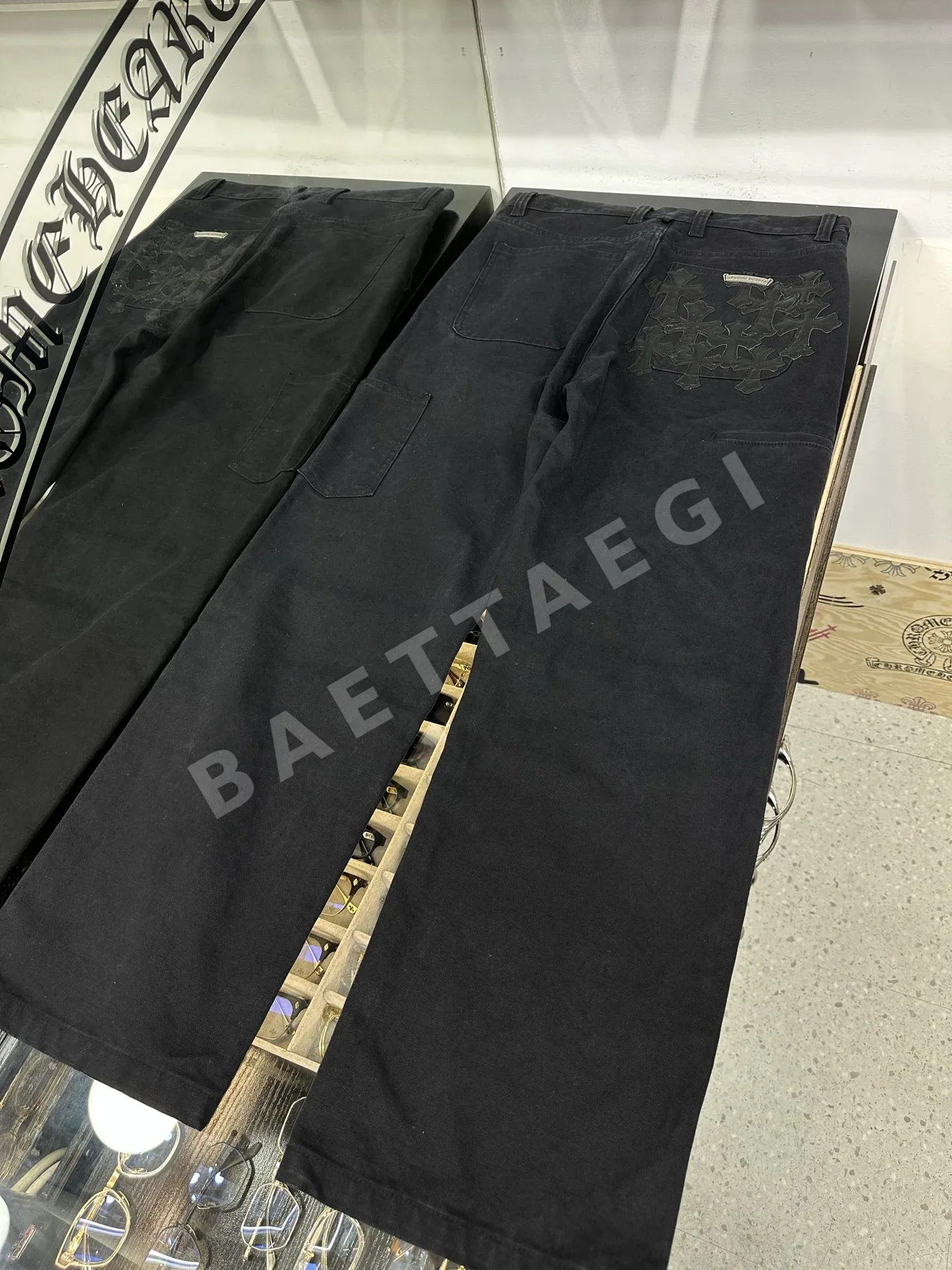 크롬하츠 워크웨어 크로스 패치 남성 바지 상세 이미지 6