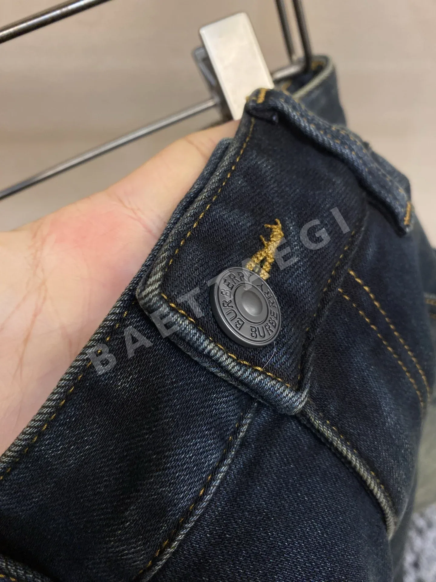 버버리 데님 바지 상세 이미지 4