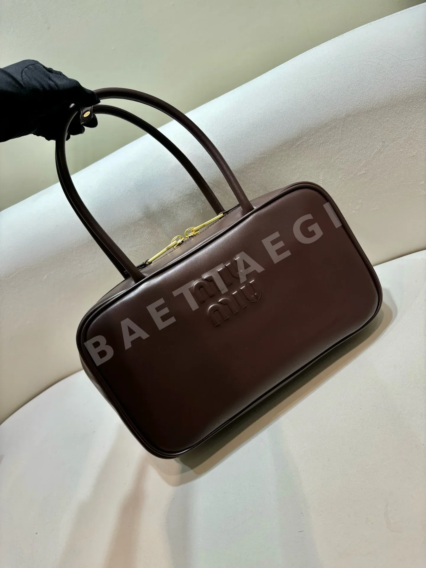 미우미우 3 세대 미닛 롱 핸들 볼링백 5BB117 상세 이미지 2