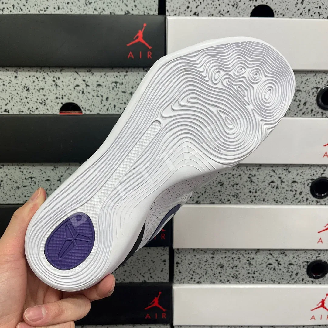 나이키 [S2] 코비 9 엘리트 로우 EM 프로트로 IH1401-100 201042 Nike Kobe 9 Elite Low EM Protro 상세 이미지 4
