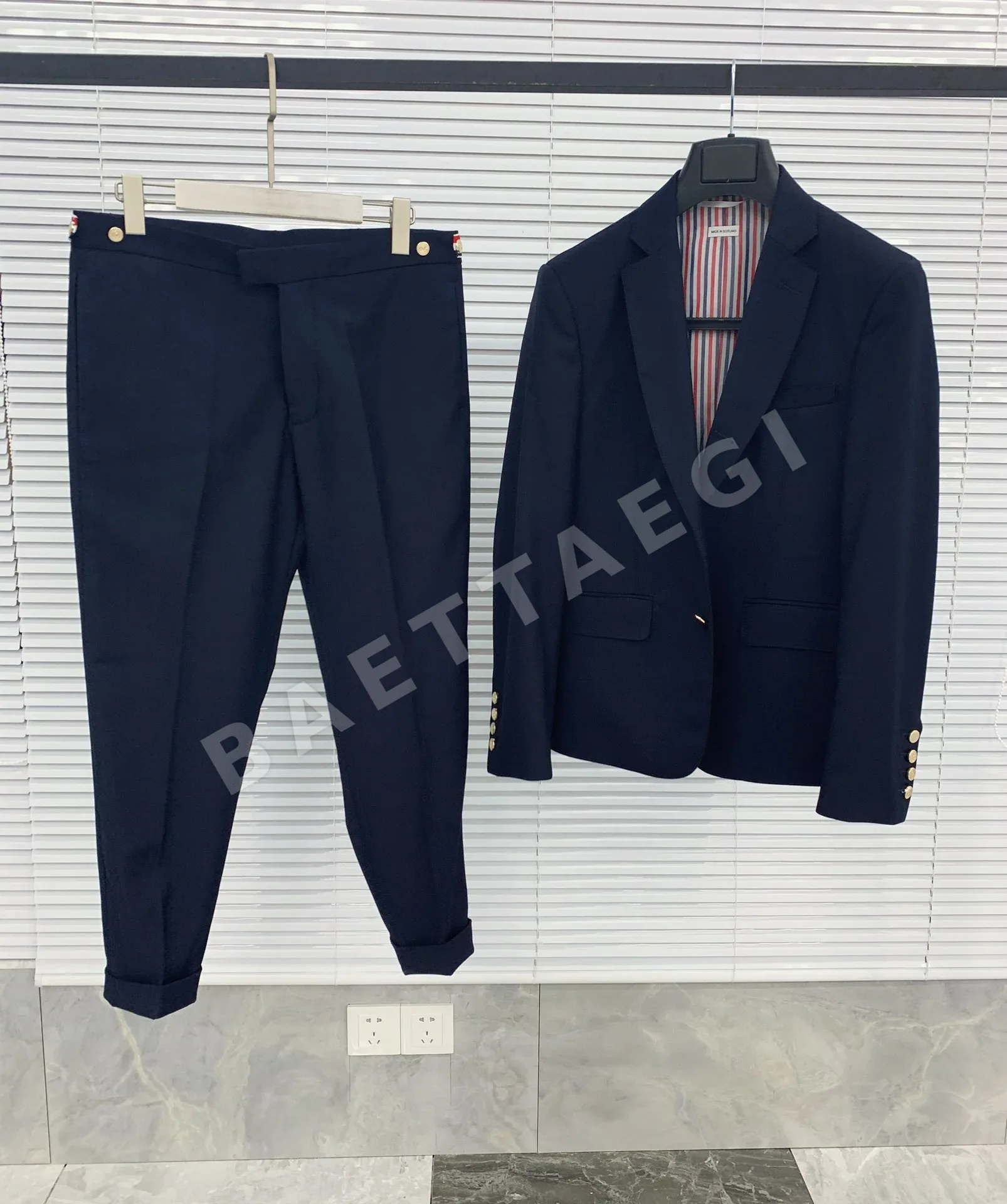 톰브라운 네이비 슬림핏 남성 자켓 상세 이미지 5