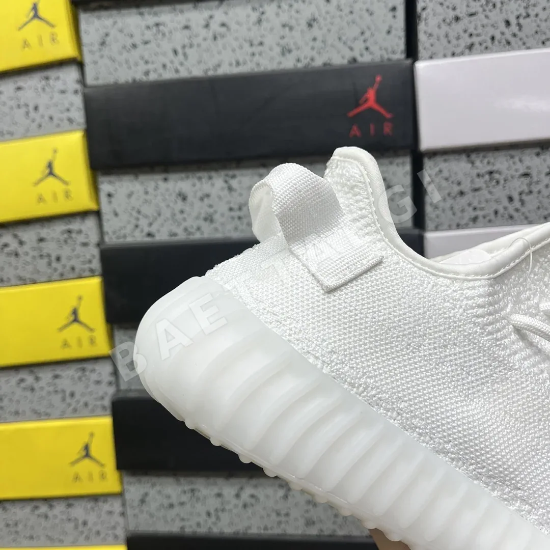 아디다스 [R] 이지 부스트 350 V2 CP9366 200735 Adidas Yeezy Boost 350 V2 상세 이미지 4