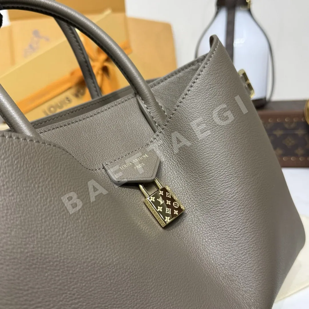 루이비통 밴돔 스몰 핸드백 M26502 상세 이미지 8