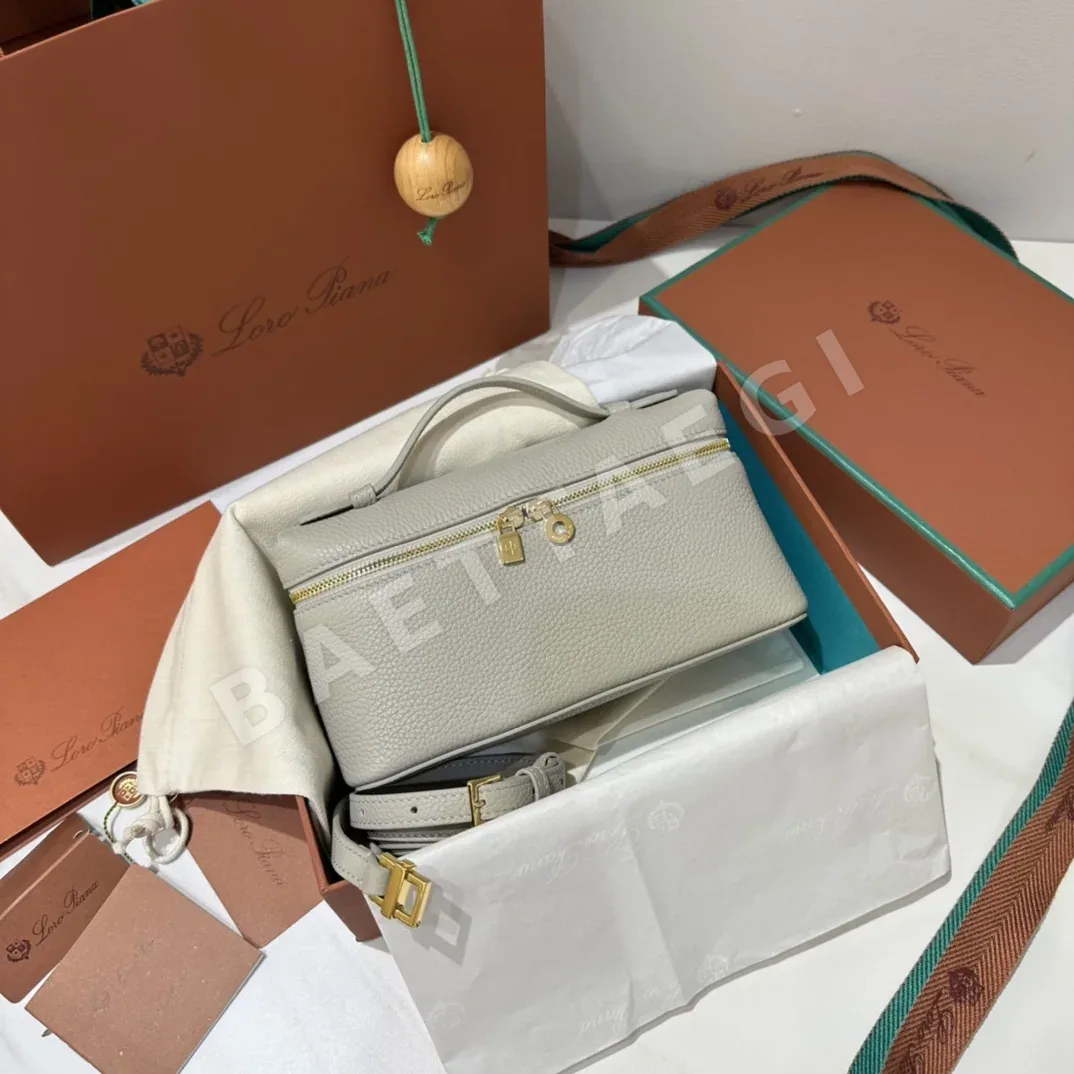 로로피아나 L19 펄 그레이 금장 버클 미니 핸드백 191281