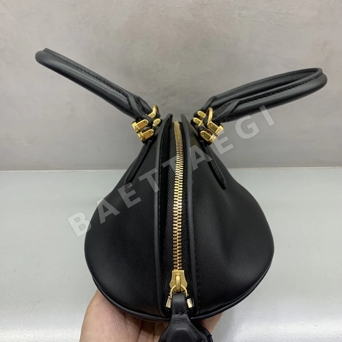 발렌시아가 아리 볼레로 볼링 가방 상세 이미지 4