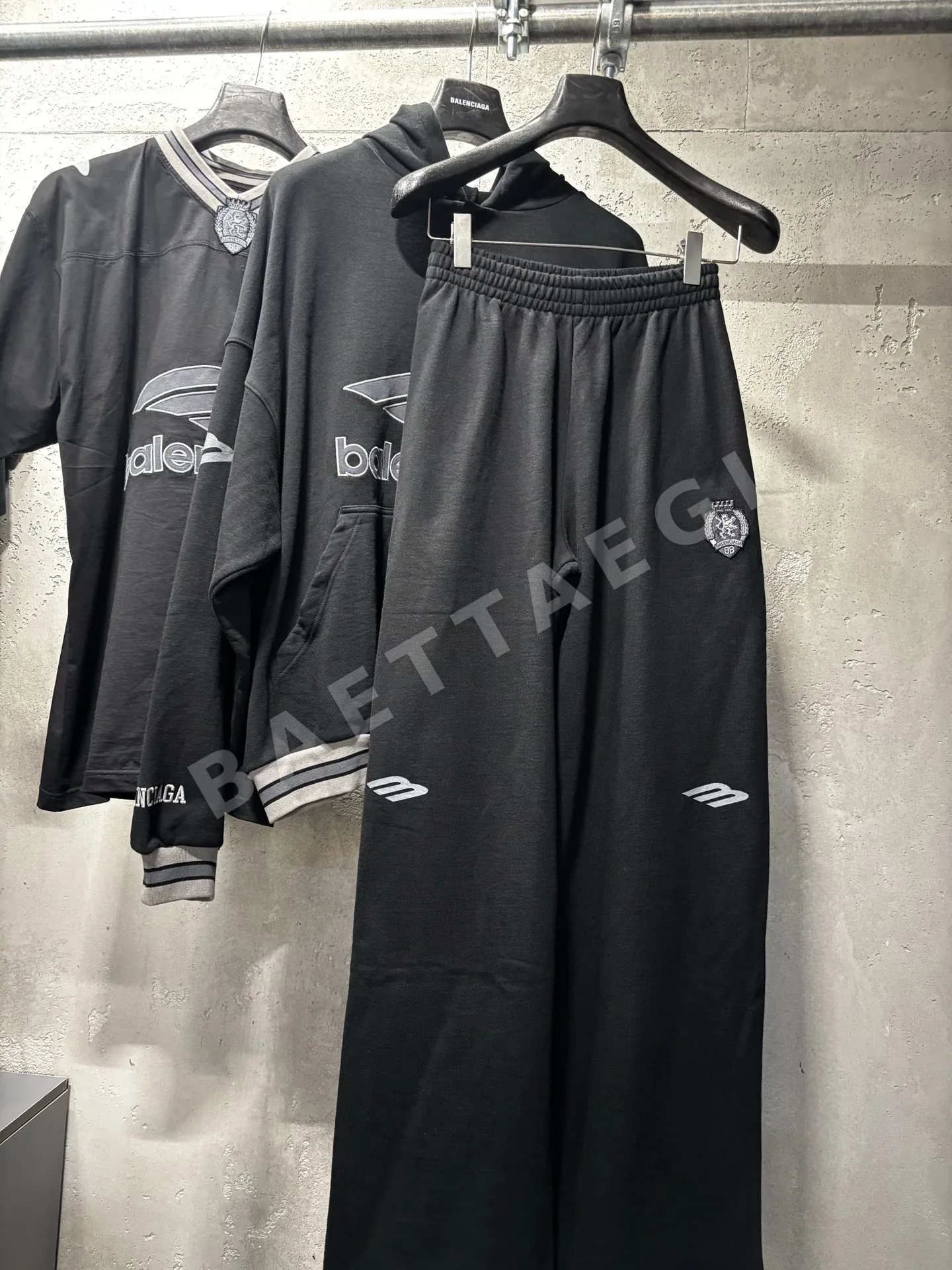 발렌시아가 남성 후드 상세 이미지 2
