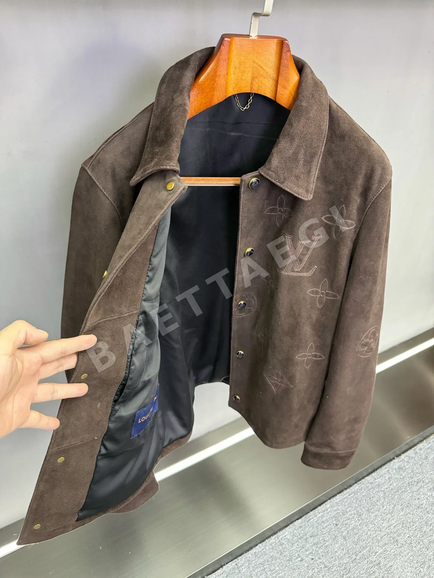 루이비통 스웨이드 모노그램 자수 남성 자켓 상세 이미지 3