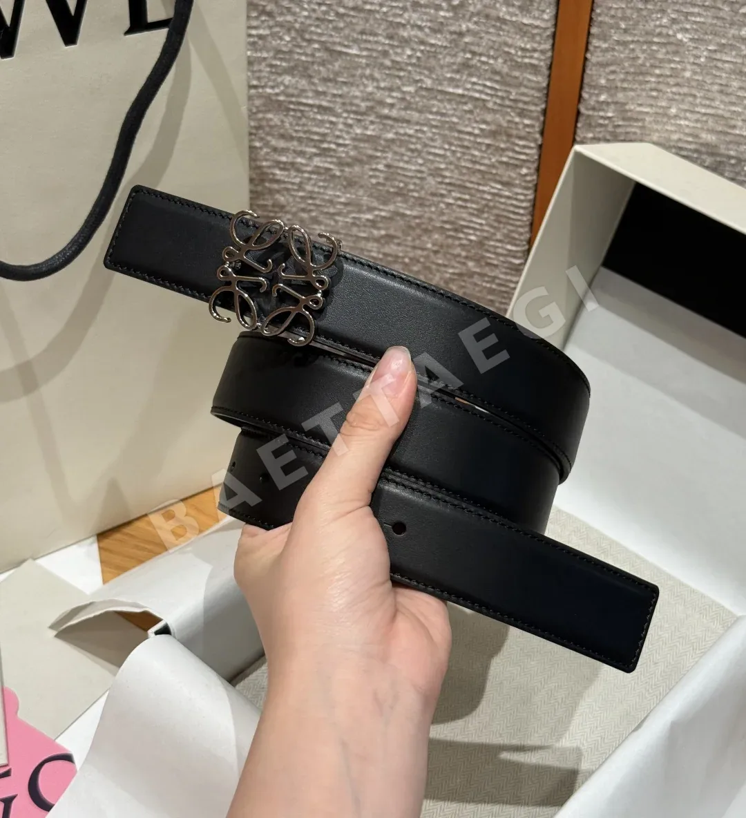 로에베 아나그램 양면 가죽 벨트 상세 이미지 4