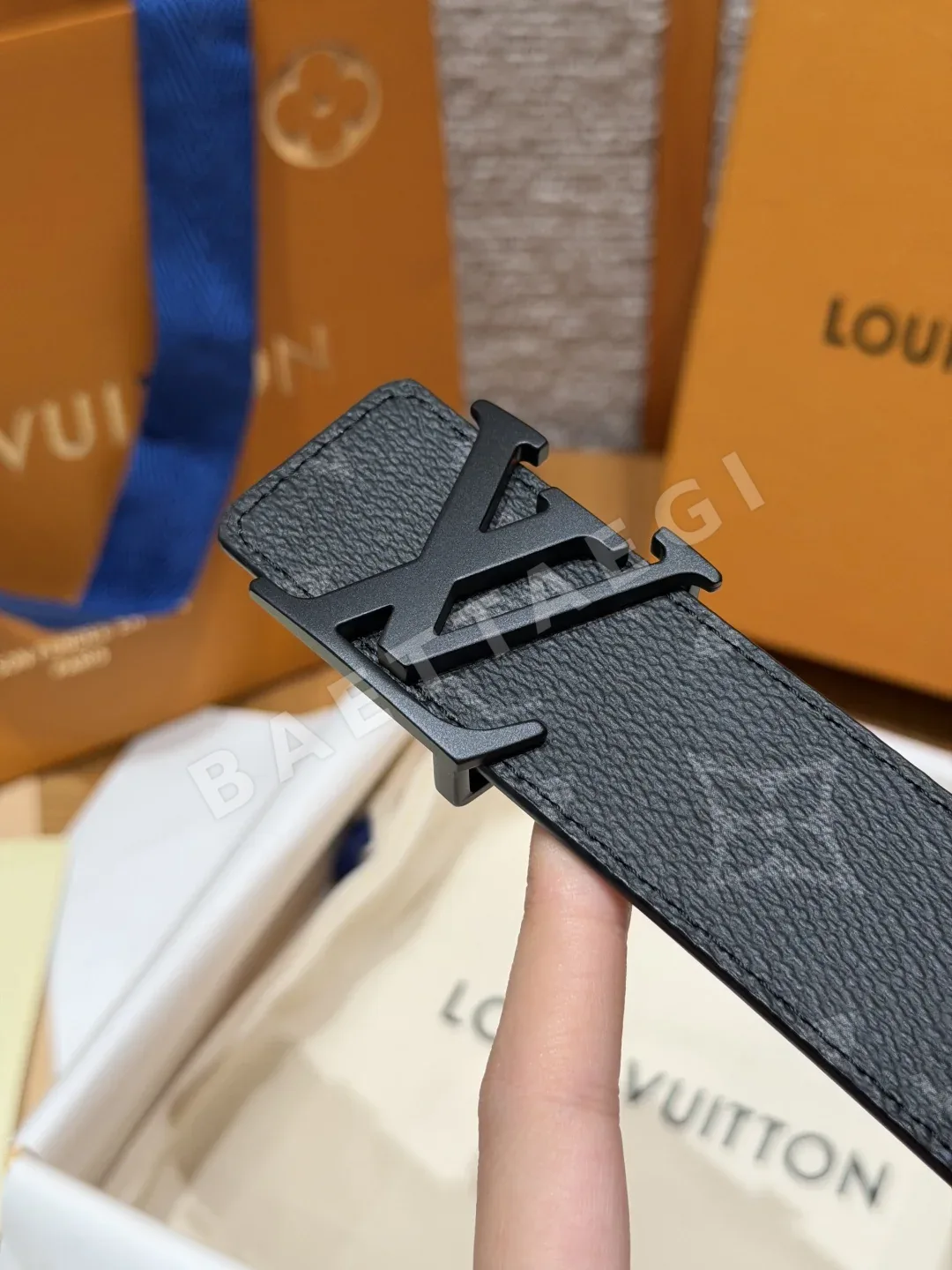 루이비통 LV 이니셜 35mm 양면 벨트 상세 이미지 6