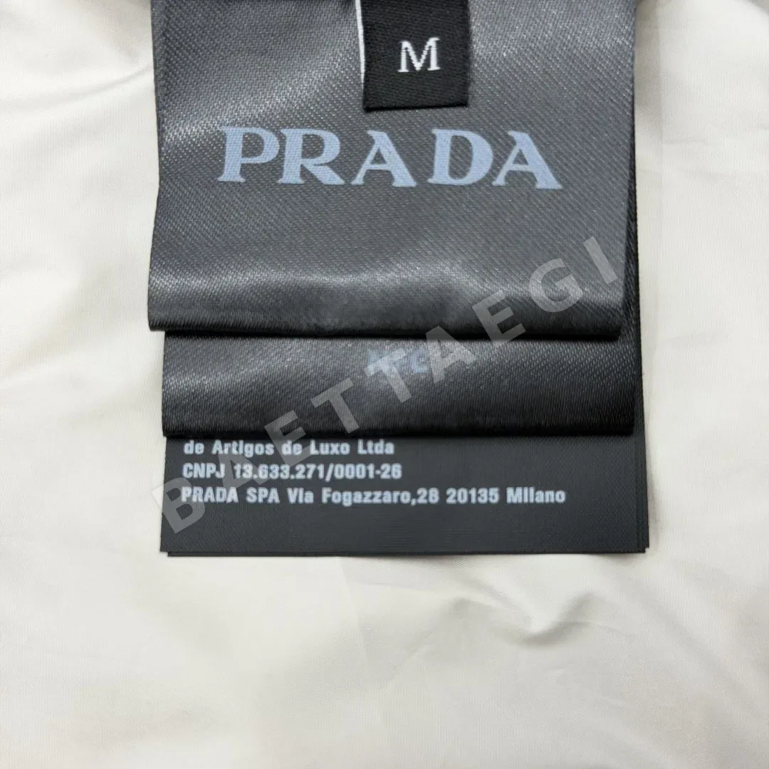 프라다 스탠드 카라 남성 다운 패딩 점퍼 상세 이미지 9