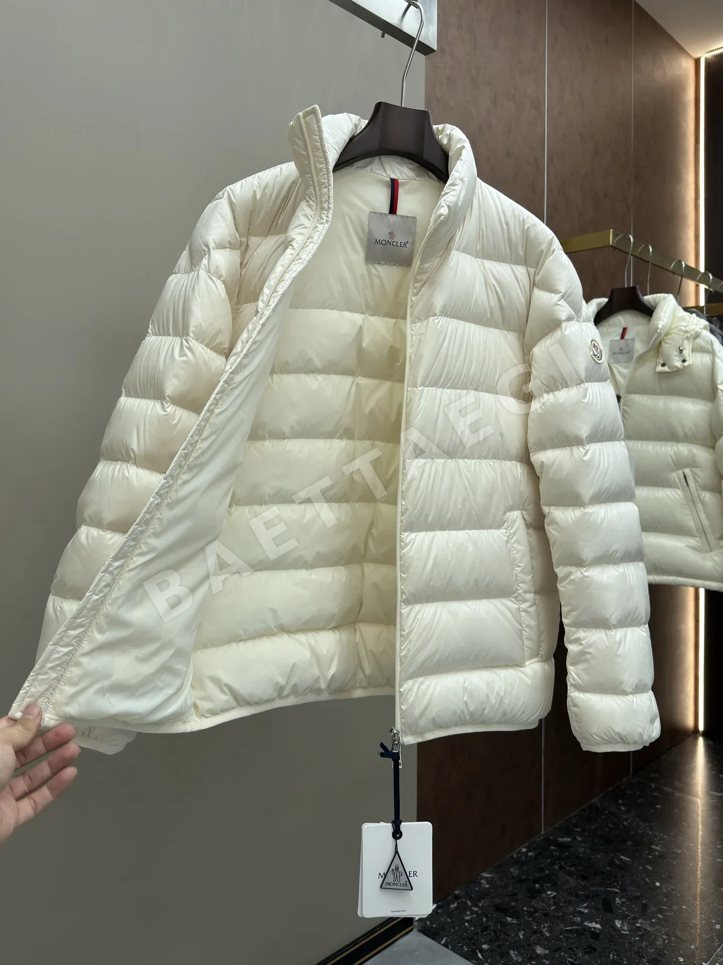 몽클레르 스탠드카라 구스 다운 패딩 점퍼 상세 이미지 6
