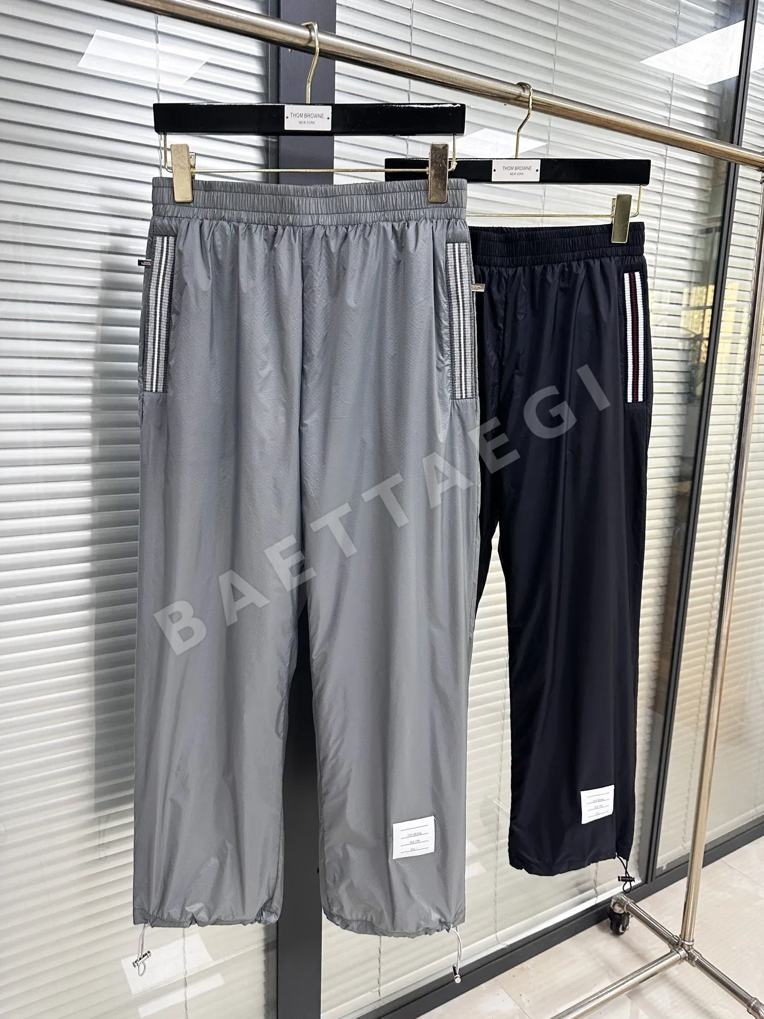 톰브라운 체크 나일론 남성 바지 상세 이미지 3