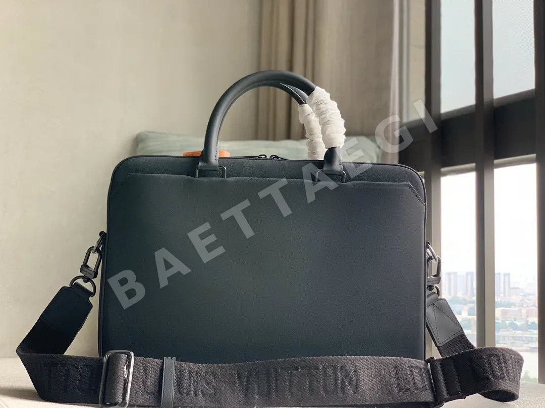 루이비통 LV 에어로그램 파일럿 서류가방 M23778 상세 이미지 3