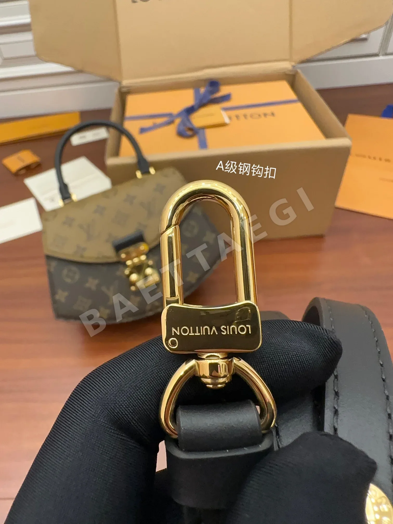 루이비통 M46548 가죽 가방 상세 이미지 3