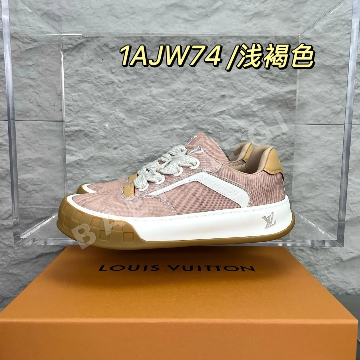 루이비통 틸티드 레더 라운드토 레이스업 로우컷 스니커즈 105856