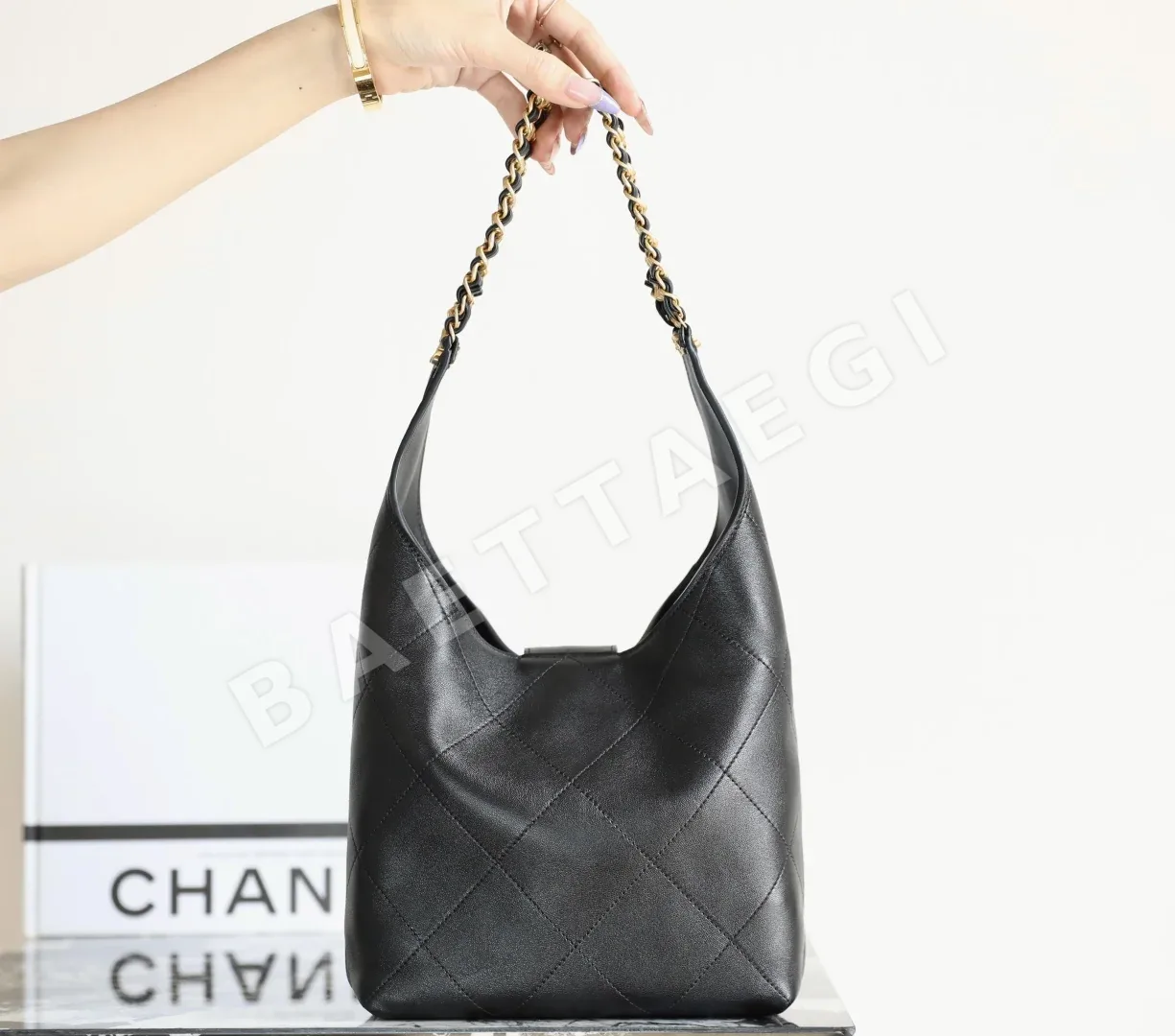 샤넬 25 봄여름 스몰 램스킨 가방 C-041 상세 이미지 6