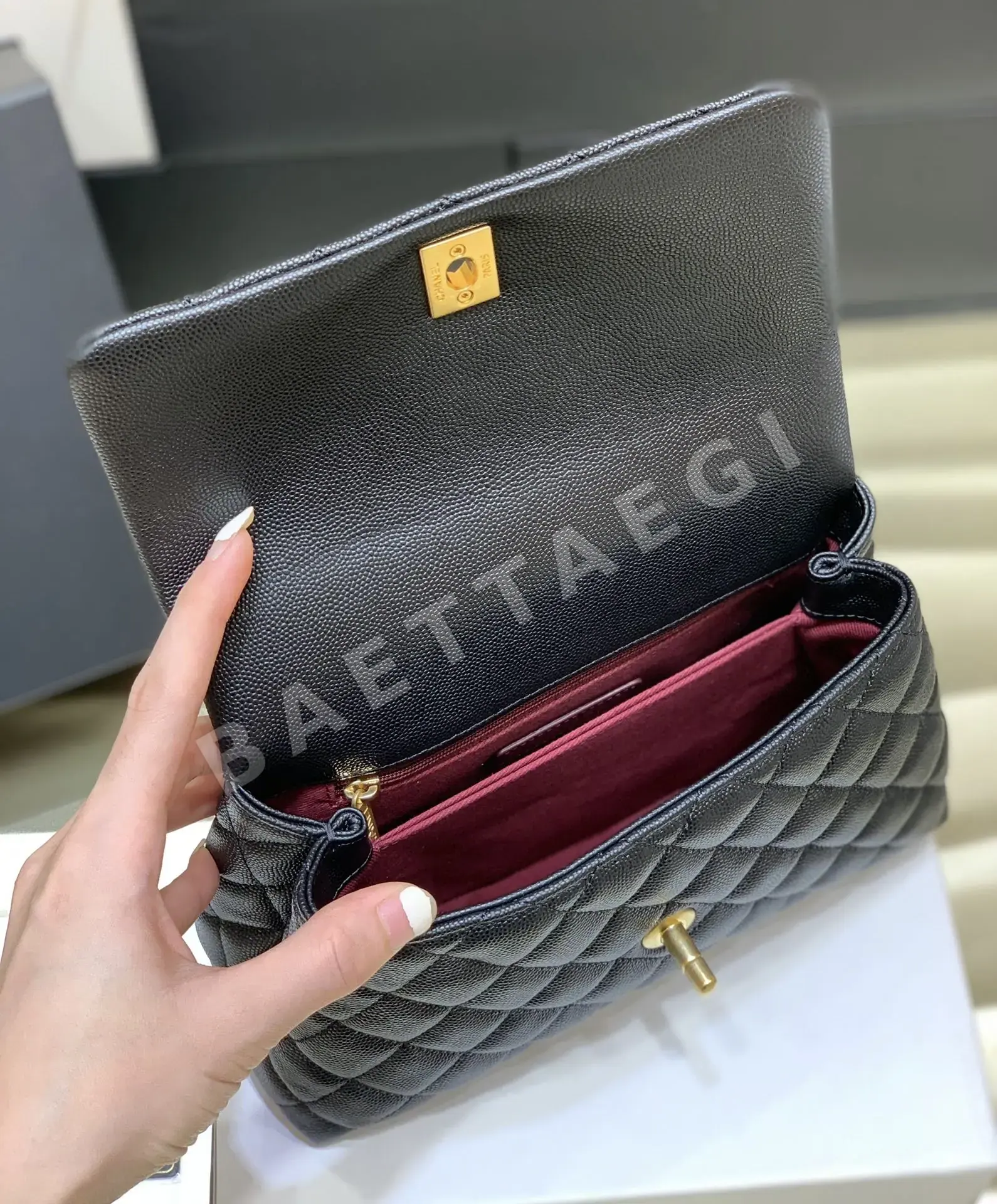 샤넬 코코 클래식 핸들 가죽 가방 A92993 상세 이미지 7