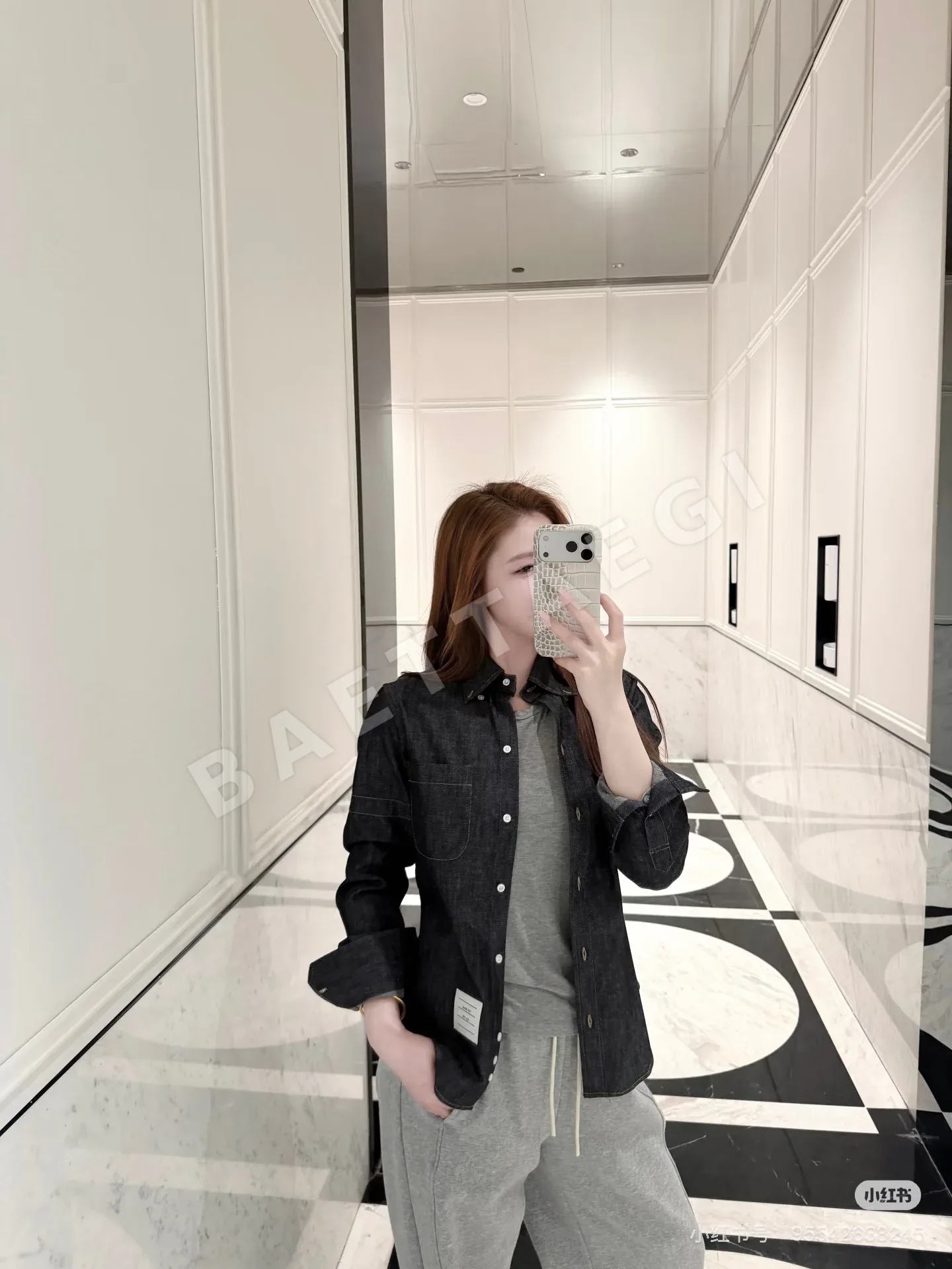 톰브라운 버튼 루프 4바 스트라이프 데님 셔츠 상세 이미지 7