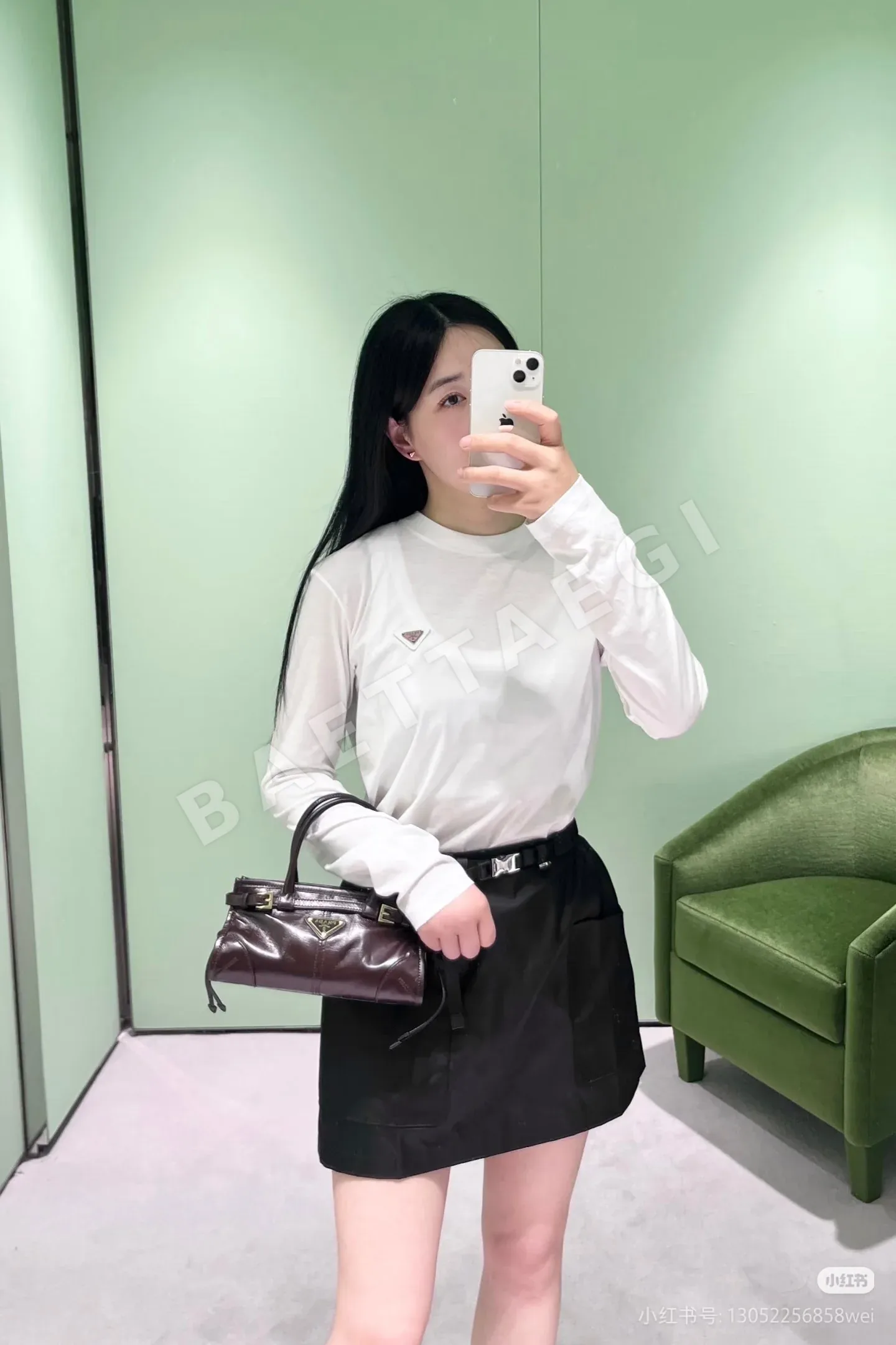 프라다 로고 자수 포켓 코튼 카라 반팔 티셔츠 상세 이미지 6