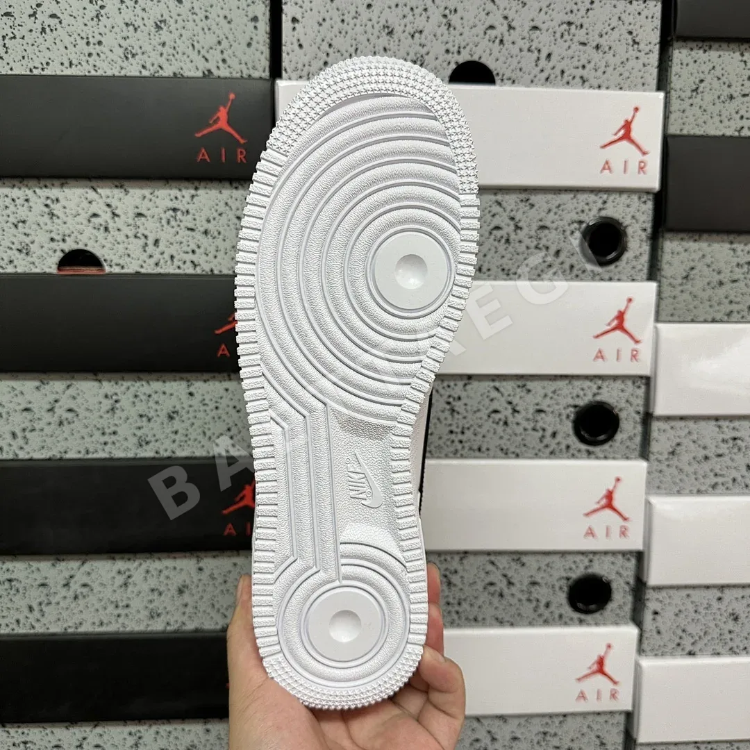 나이키 [G] 에어 포스 1 로우 CU9225-102 201031 Nike Air Force 1 Low Supreme White Black 상세 이미지 4