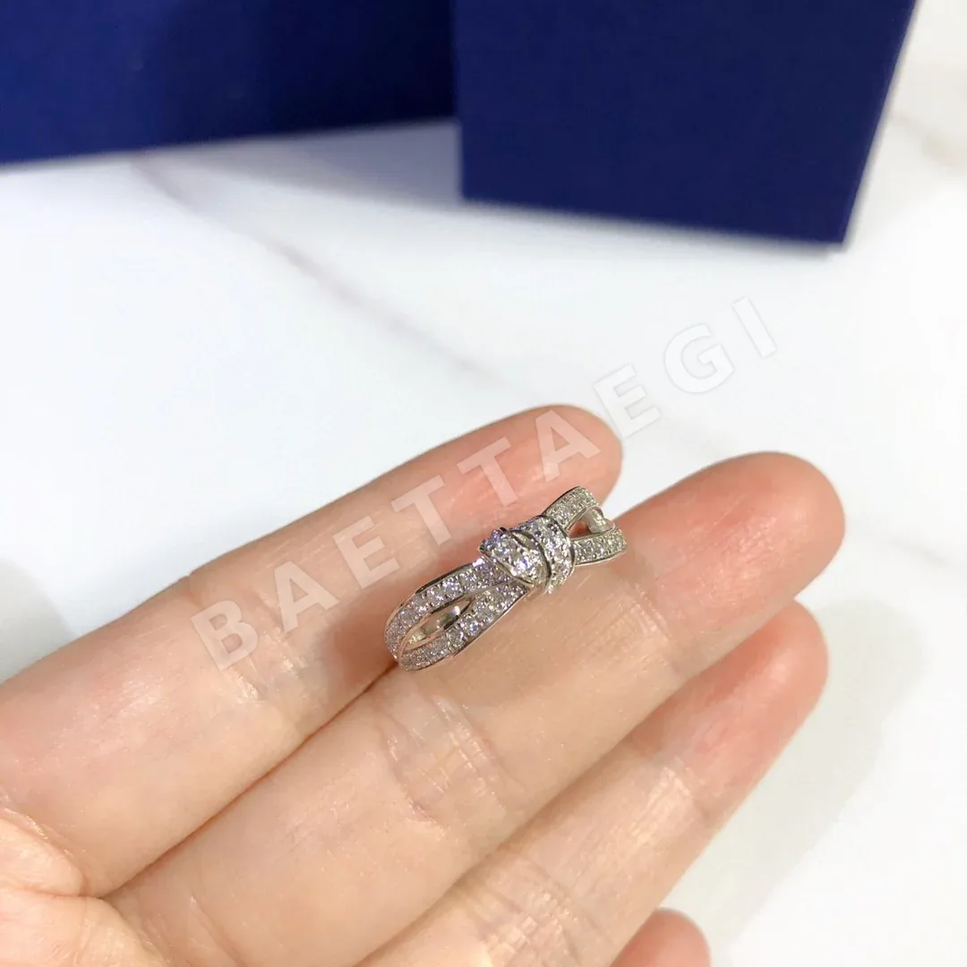 쇼메 18K 화이트 골드 팔자 반지 상세 이미지 4