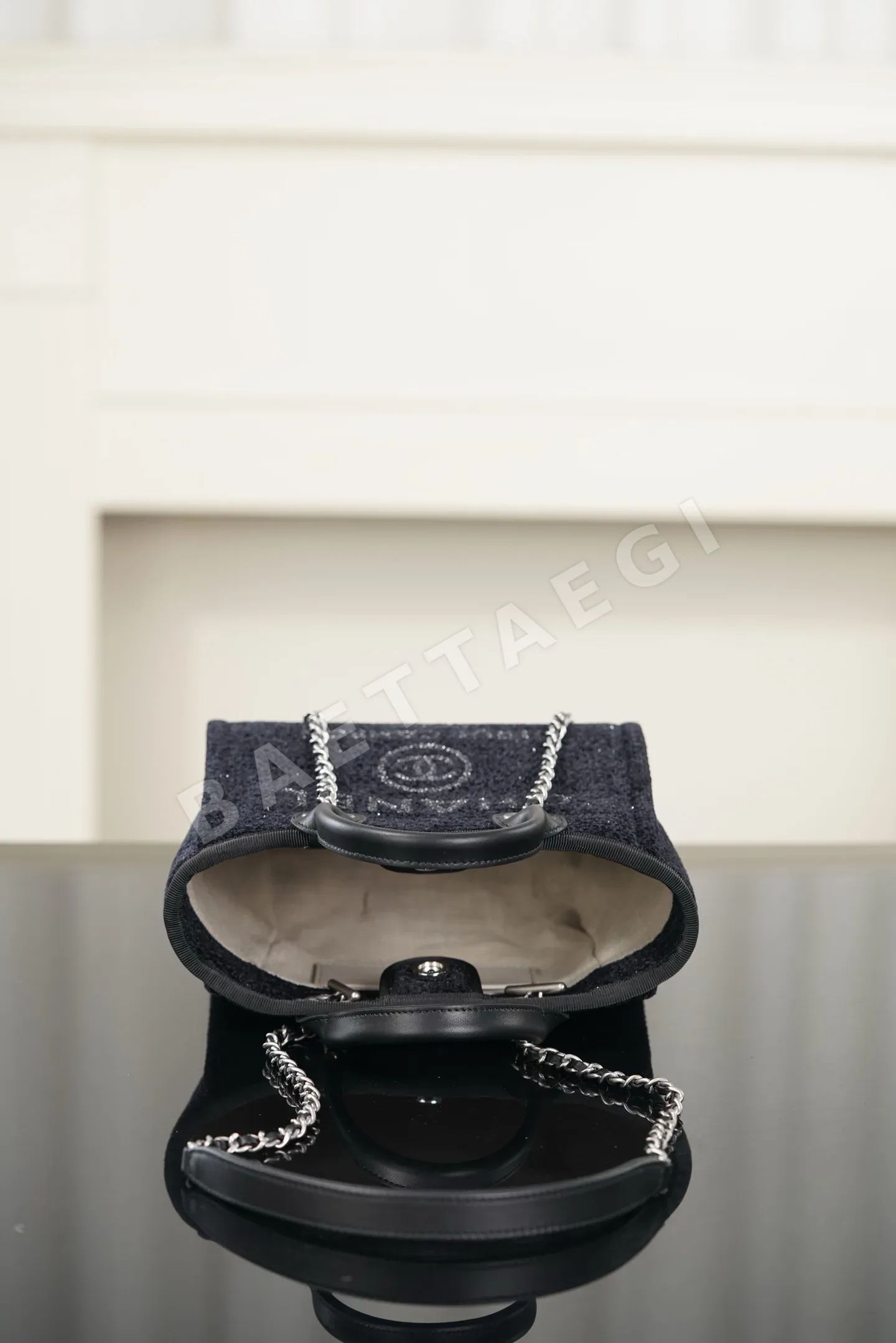 샤넬 글리터 미니 스퀘어 토트백 상세 이미지 8