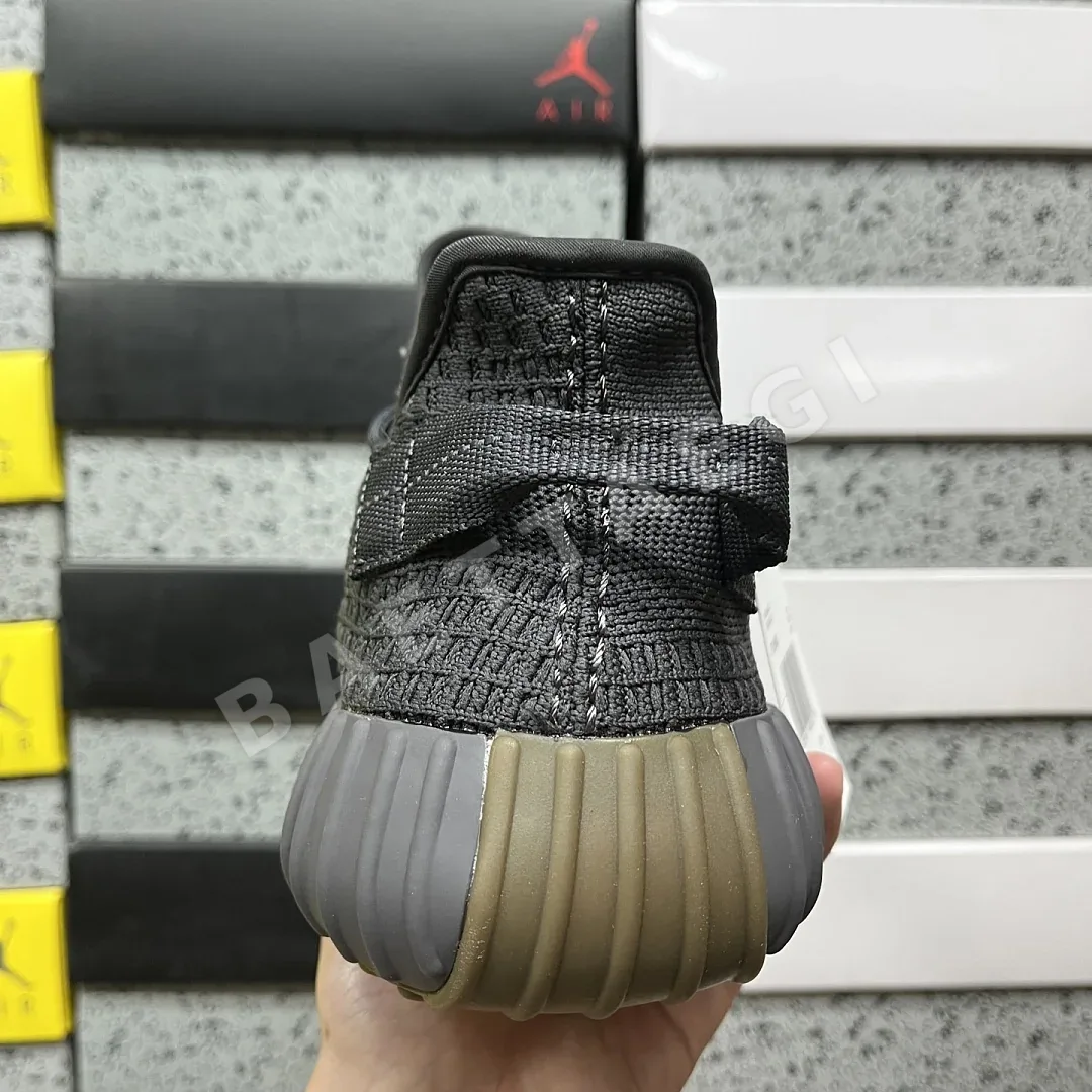 아디다스 [XQ] 이지 부스트 350 V2 FY2903 200776 Adidas Yeezy Boost 350 V2 Cinder 상세 이미지 9