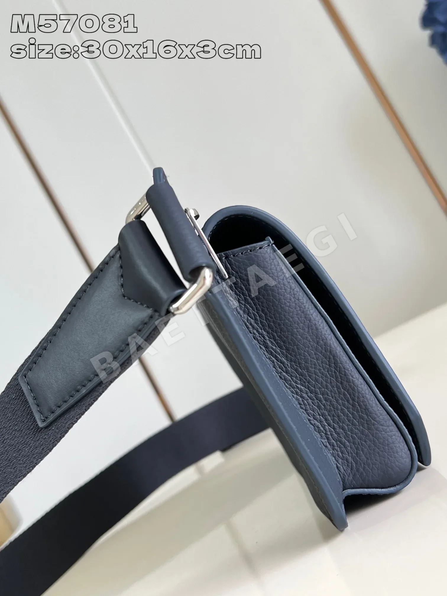 루이비통 M57081 블루 숄더백 미니 상세 이미지 5
