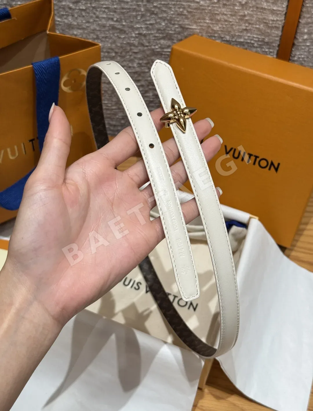 루이비통 미니 플라워그램 15mm 양면 벨트 상세 이미지 4
