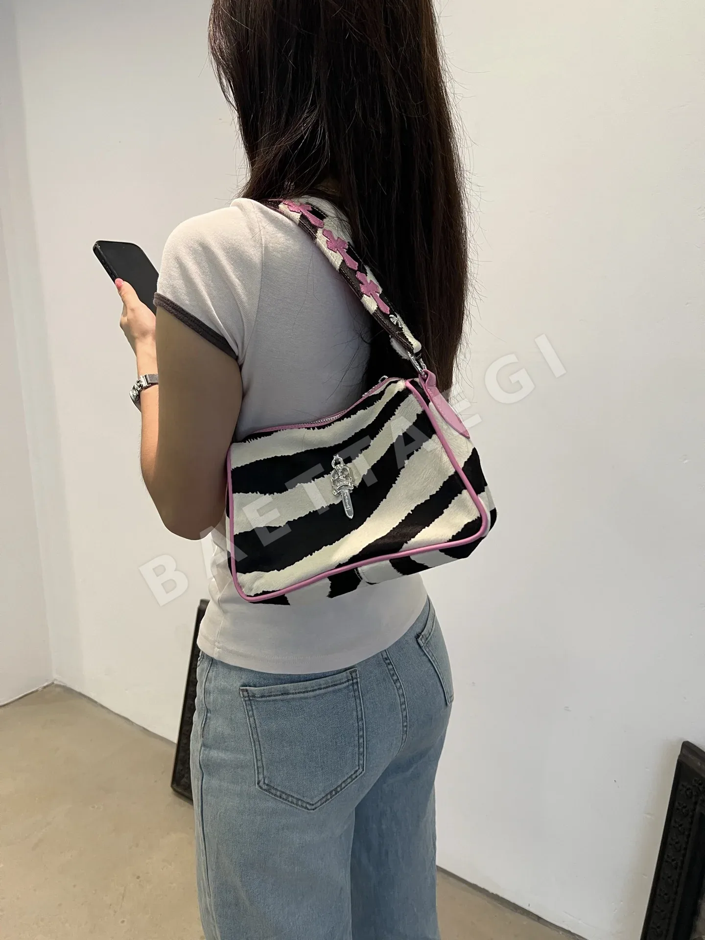 크롬하츠 가방 상세 이미지 8
