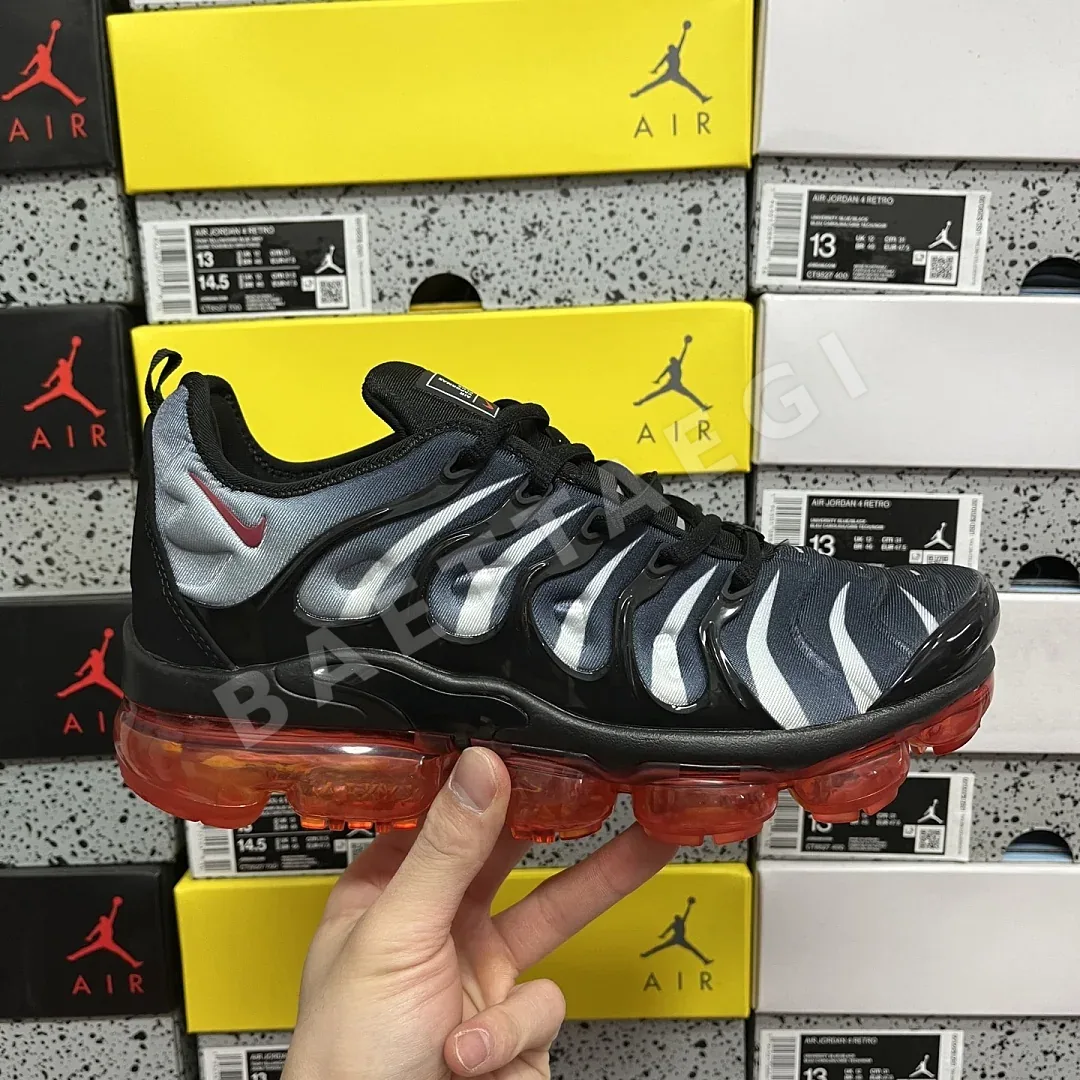 나이키 [OT] 에어 베이퍼맥스 플러스 블랙 그레이 레드 AQ8632-001 201579 Nike Air VaporMax Plus Shark 상세 이미지 3