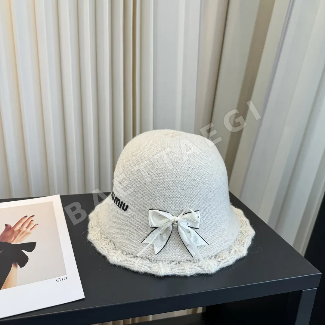 미우미우 모자 185761 Miu Miu Cap 상세 이미지 2