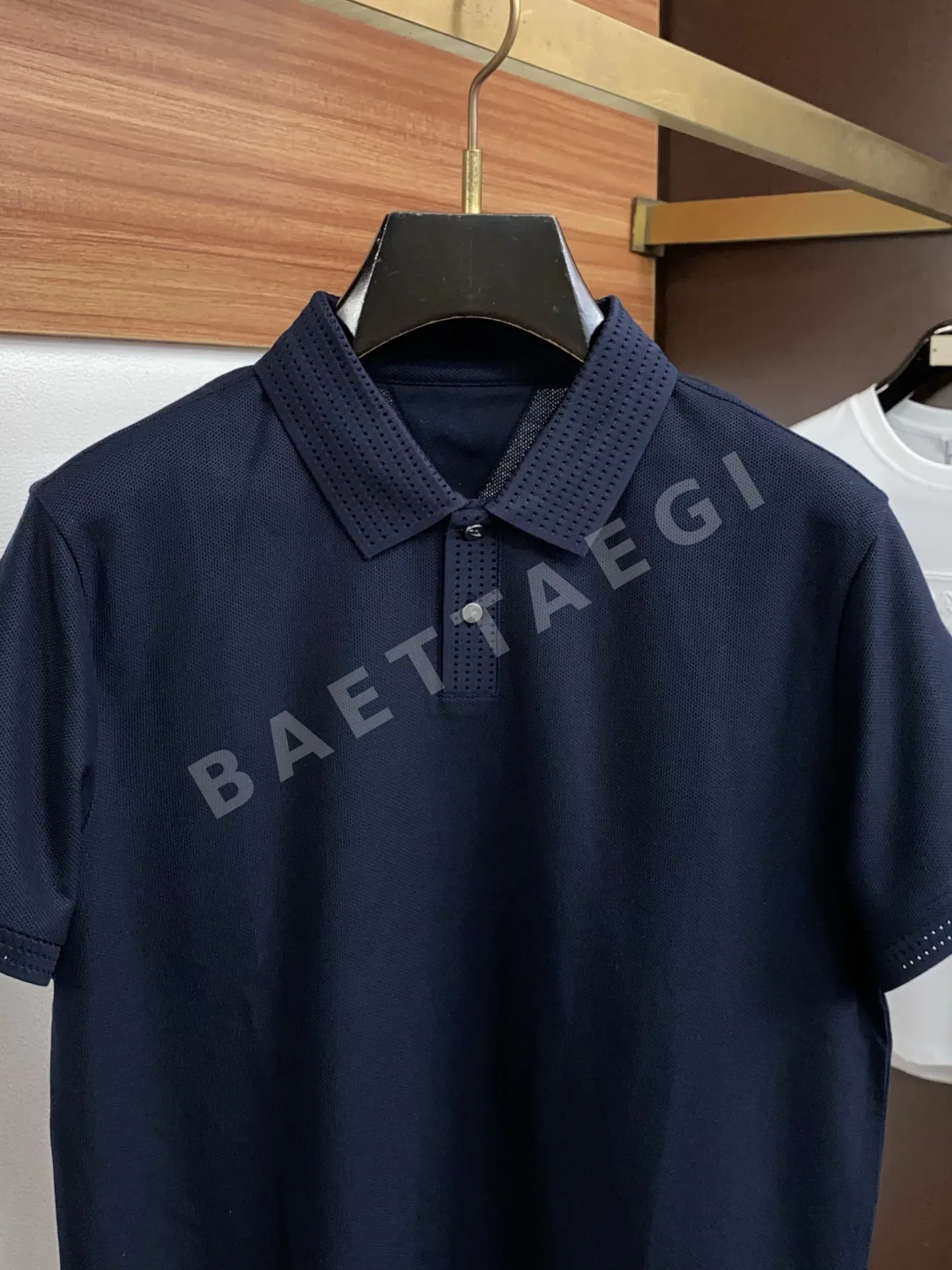브리오니 입체 재단 라펠 반팔 폴로셔츠 상세 이미지 2