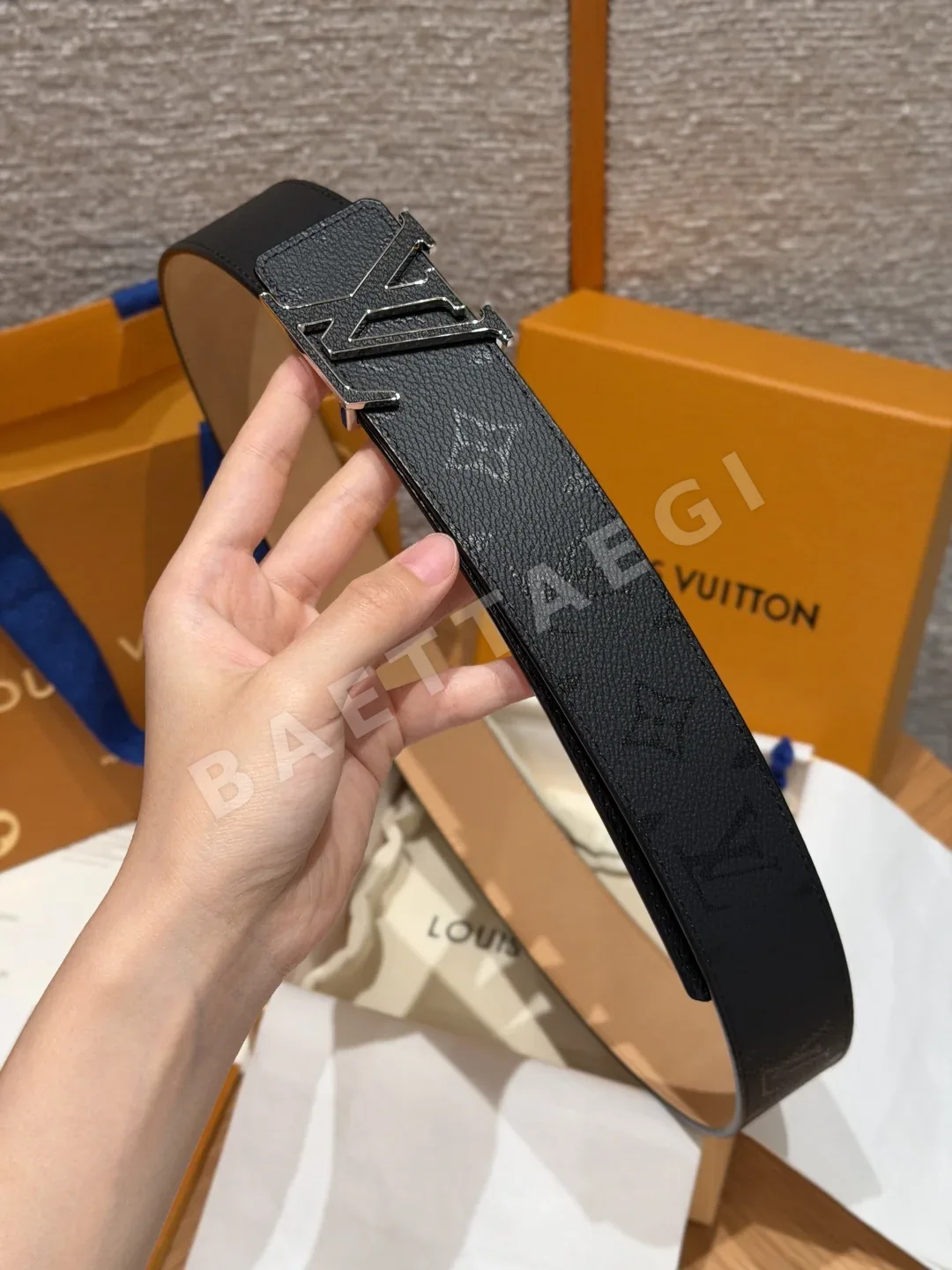 루이비통 3 단계 조절 리버시블 40mm 벨트 상세 이미지 4