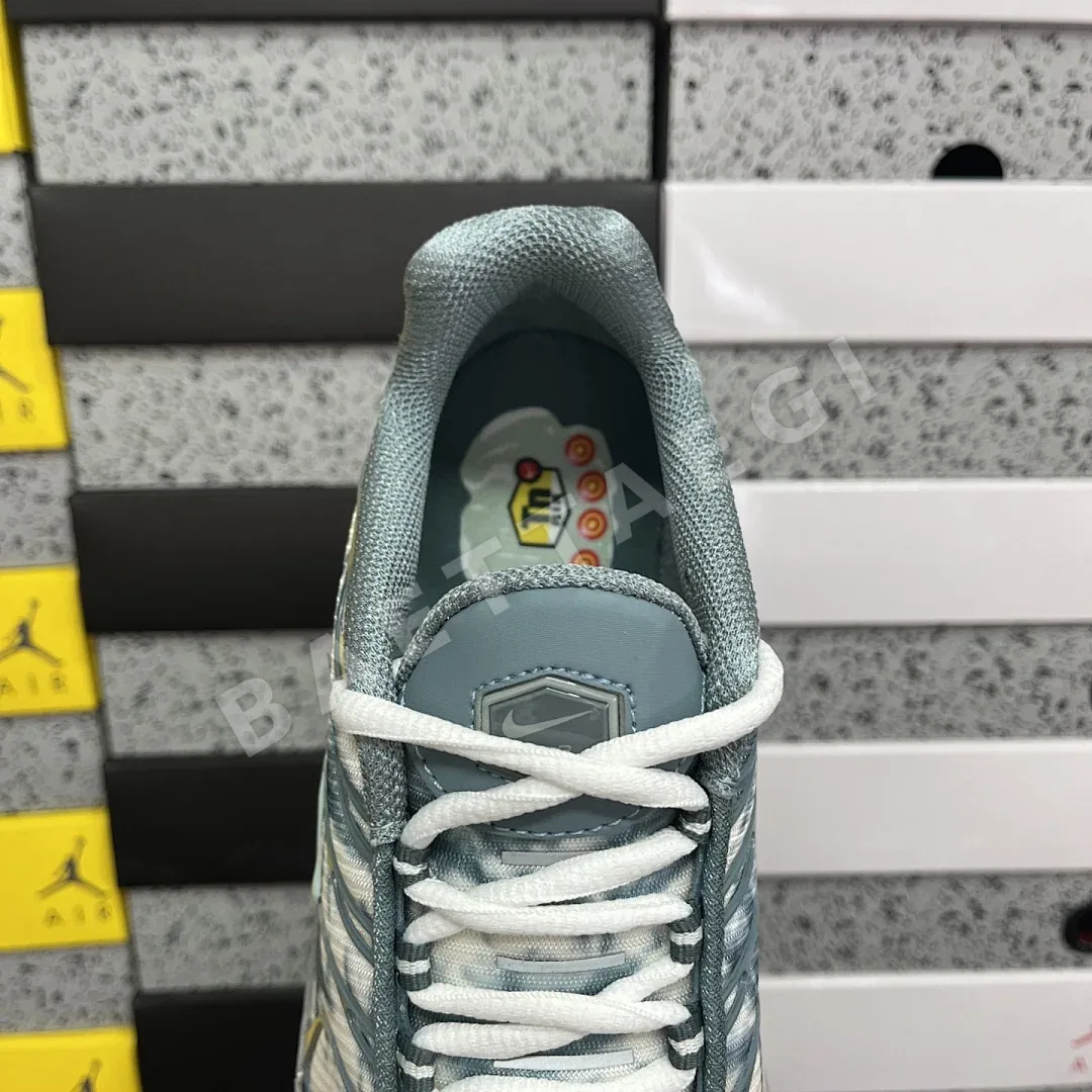 나이키 [DF] 에어 맥스 플러스 블루 화이트 FV0394-300 201073 Nike Air Max Plus Origins Waterway 상세 이미지 9